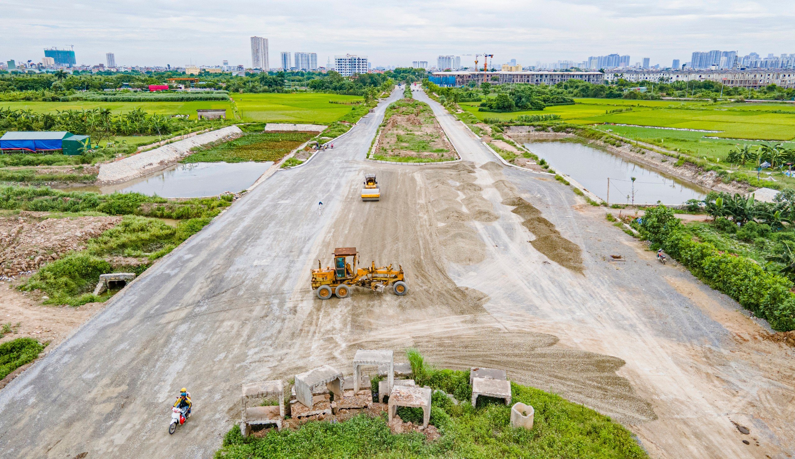 Cận cảnh tuyến đường gần 500 tỷ tại H&agrave; Nội vỡ tiến độ v&igrave; vướng mặt bằng- Ảnh 4.
