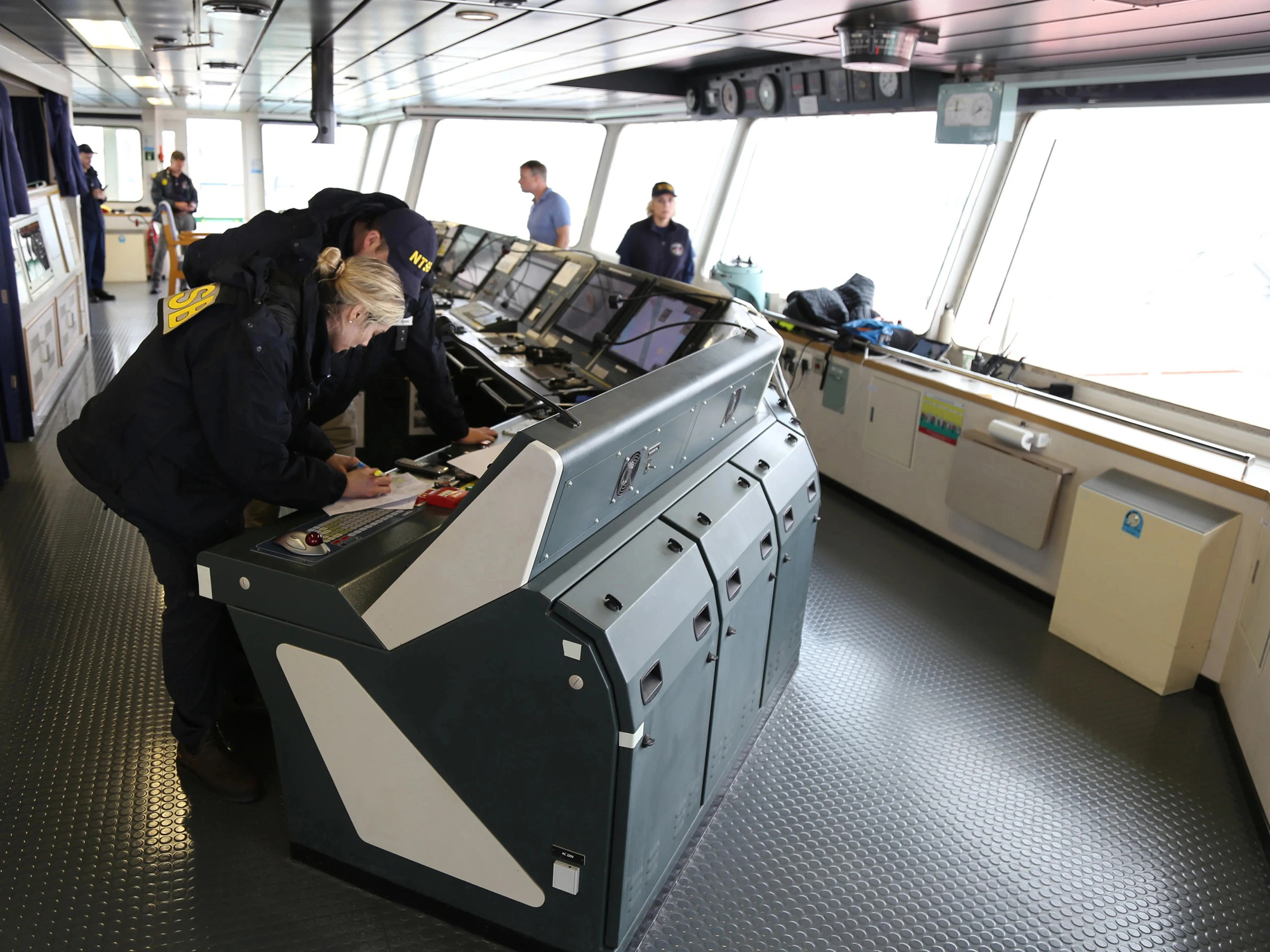 Hai th&aacute;ng mắc kẹt của thủy thủ t&agrave;u đ&acirc;m sập cầu ở Mỹ- Ảnh 1.