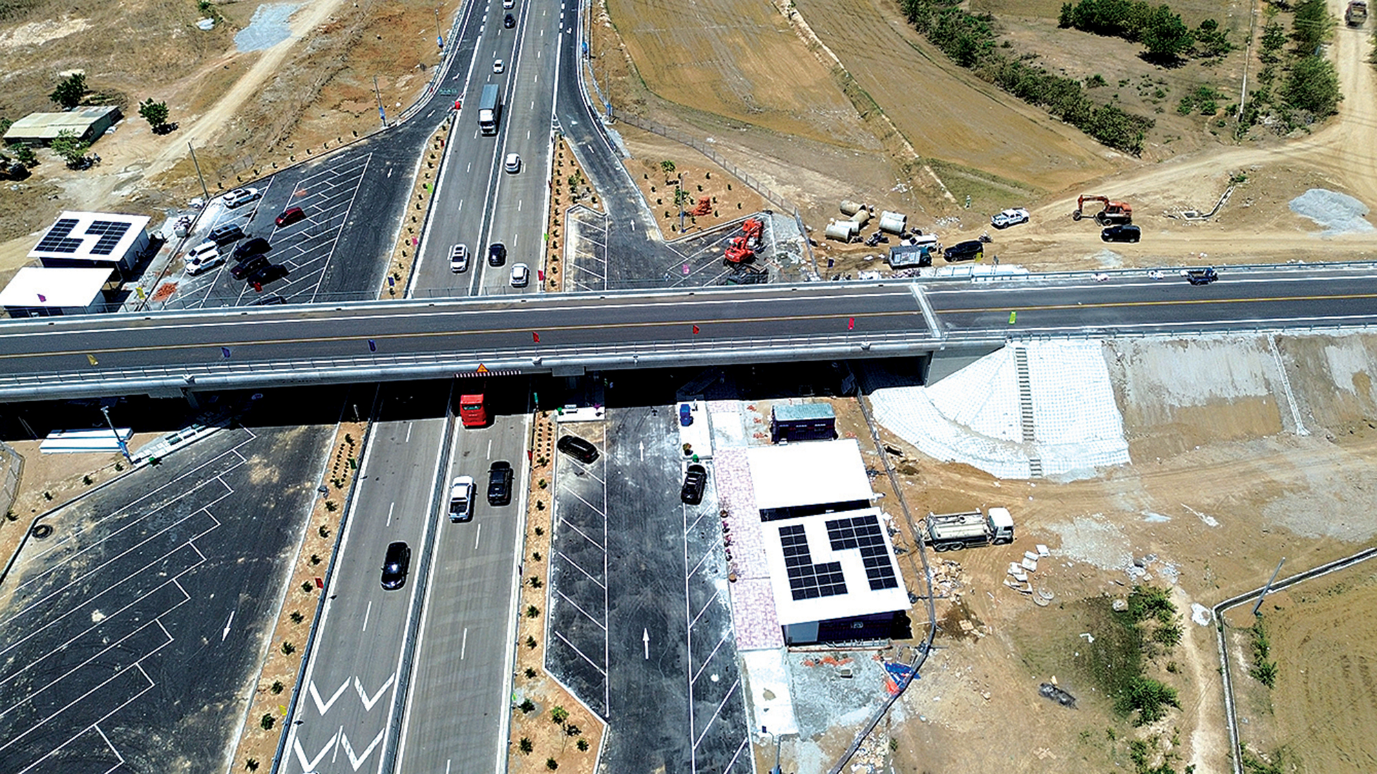 B&igrave;nh Thuận: Gấp r&uacute;t GPMB trạm dừng nghỉ cao tốc- Ảnh 1.