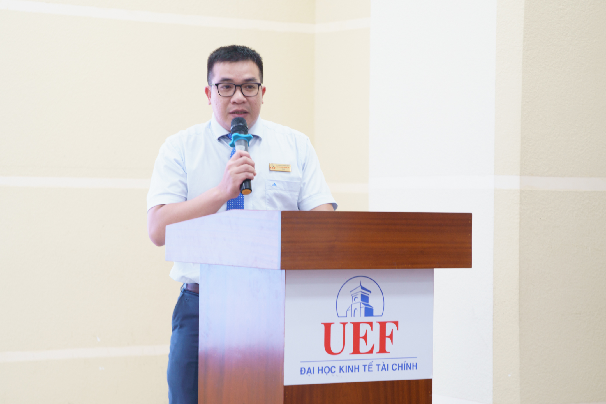 Hơn 500 sinh viên ký cam kết không vi phạm an toàn giao thông- Ảnh 14. Hơn 500 sinh viên ký cam kết không vi phạm an toàn giao thông- Ảnh 14.