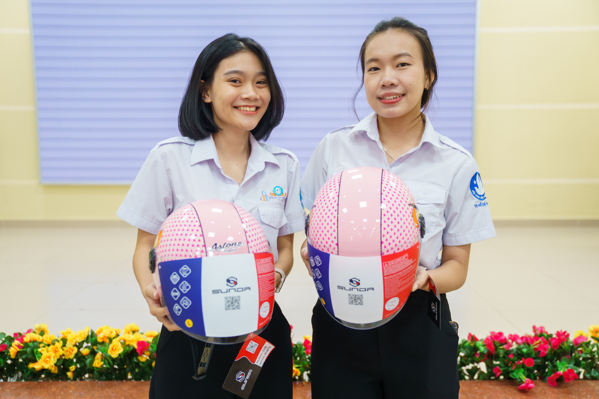 Hơn 500 sinh viên ký cam kết không vi phạm an toàn giao thông- Ảnh 16. Hơn 500 sinh viên ký cam kết không vi phạm an toàn giao thông- Ảnh 16.