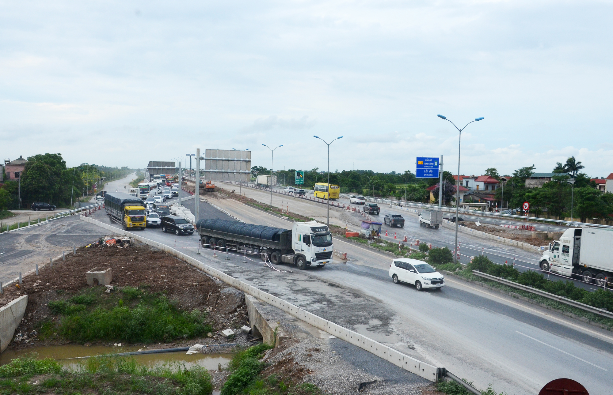 L&agrave;m ng&agrave;y, l&agrave;m đ&ecirc;m để r&uacute;t ngắn tiến độ thi c&ocirc;ng n&uacute;t giao cao tốc đa tầng 1.400 tỷ đồng- Ảnh 14.