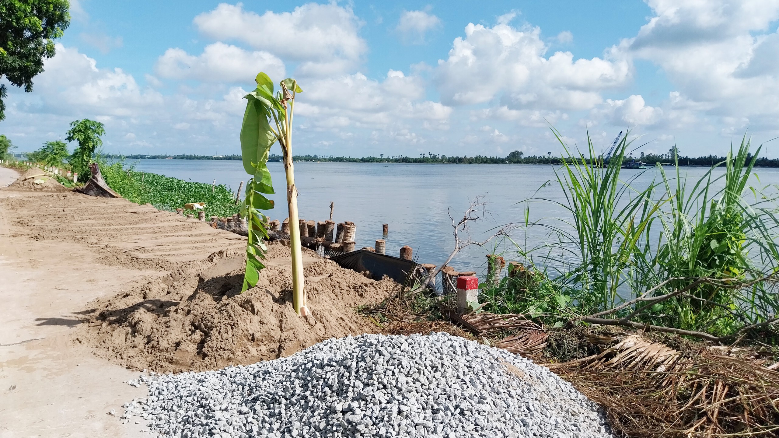 Th&ecirc;m hai mỏ c&aacute;t phục vụ cao tốc Cần Thơ - C&agrave; Mau bị tạm dừng khai th&aacute;c- Ảnh 2.