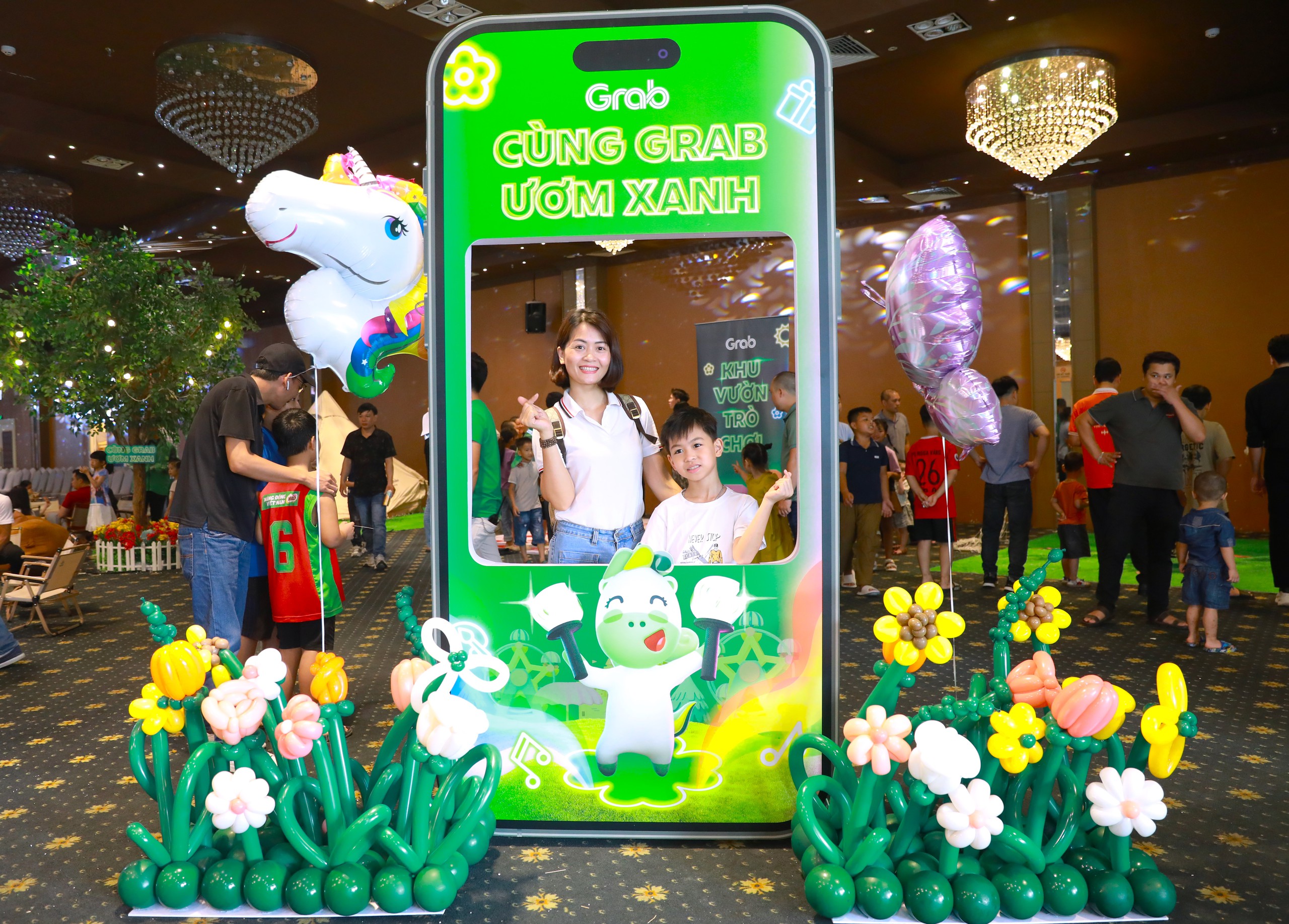 Grab tiếp tục triển khai chuỗi sự kiện &ldquo;C&ugrave;ng Grab ươm xanh&rdquo; dịp Quốc tế Thiếu nhi- Ảnh 2.