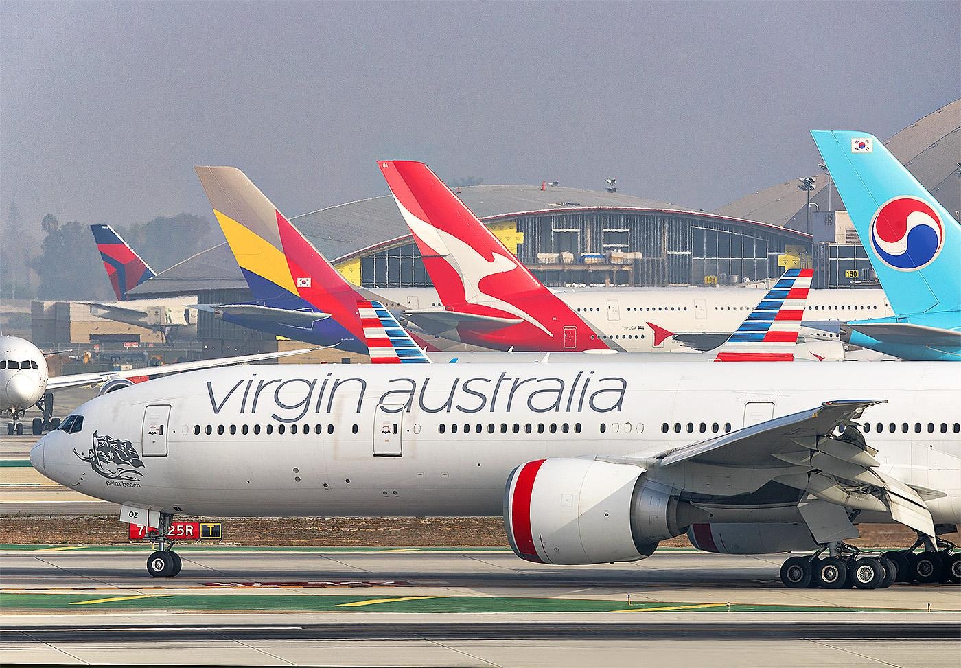 Một nam h&agrave;nh kh&aacute;ch kh&ocirc;ng mặc quần &aacute;o, trần truồng chạy khắp m&aacute;y bay v&agrave; x&ocirc; ng&atilde; một tiếp vi&ecirc;n h&agrave;ng kh&ocirc;ng tr&ecirc;n chuyến bay của Virgin Australia. (Ảnh: ABC)