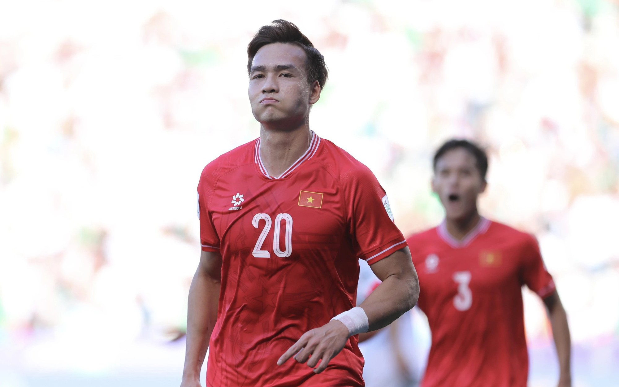 Chưa ra mắt tuyển Việt Nam, HLV Kim Sang-sik đ&atilde; &ldquo;to&aacute;t mồ h&ocirc;i&rdquo; v&igrave; vị tr&iacute; n&agrave;y