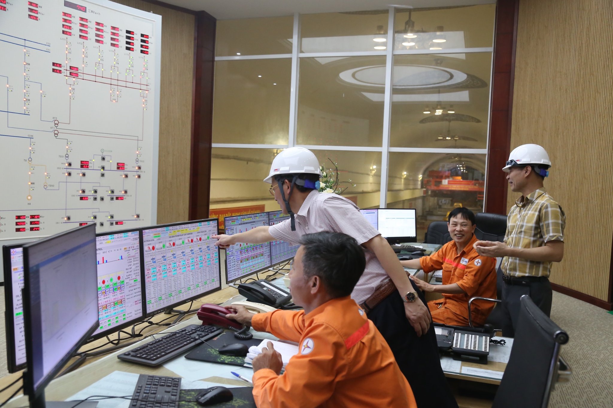 Ti&ecirc;u thụ điện to&agrave;n quốc tăng cao, lần đầu vượt 1 tỷ kWh/ng&agrave;y- Ảnh 1.