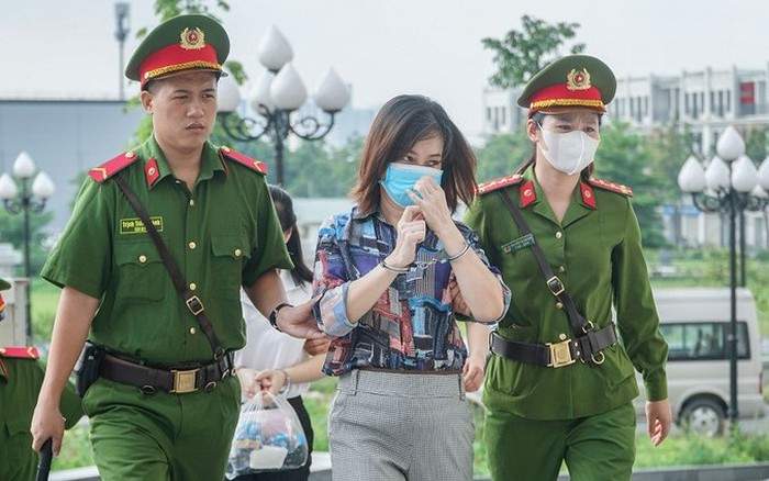 Nữ gi&aacute;m đốc trong vụ chuyến bay giải cứu tiếp tục d&iacute;nh l&iacute;u vụ &aacute;n kh&aacute;c- Ảnh 1.