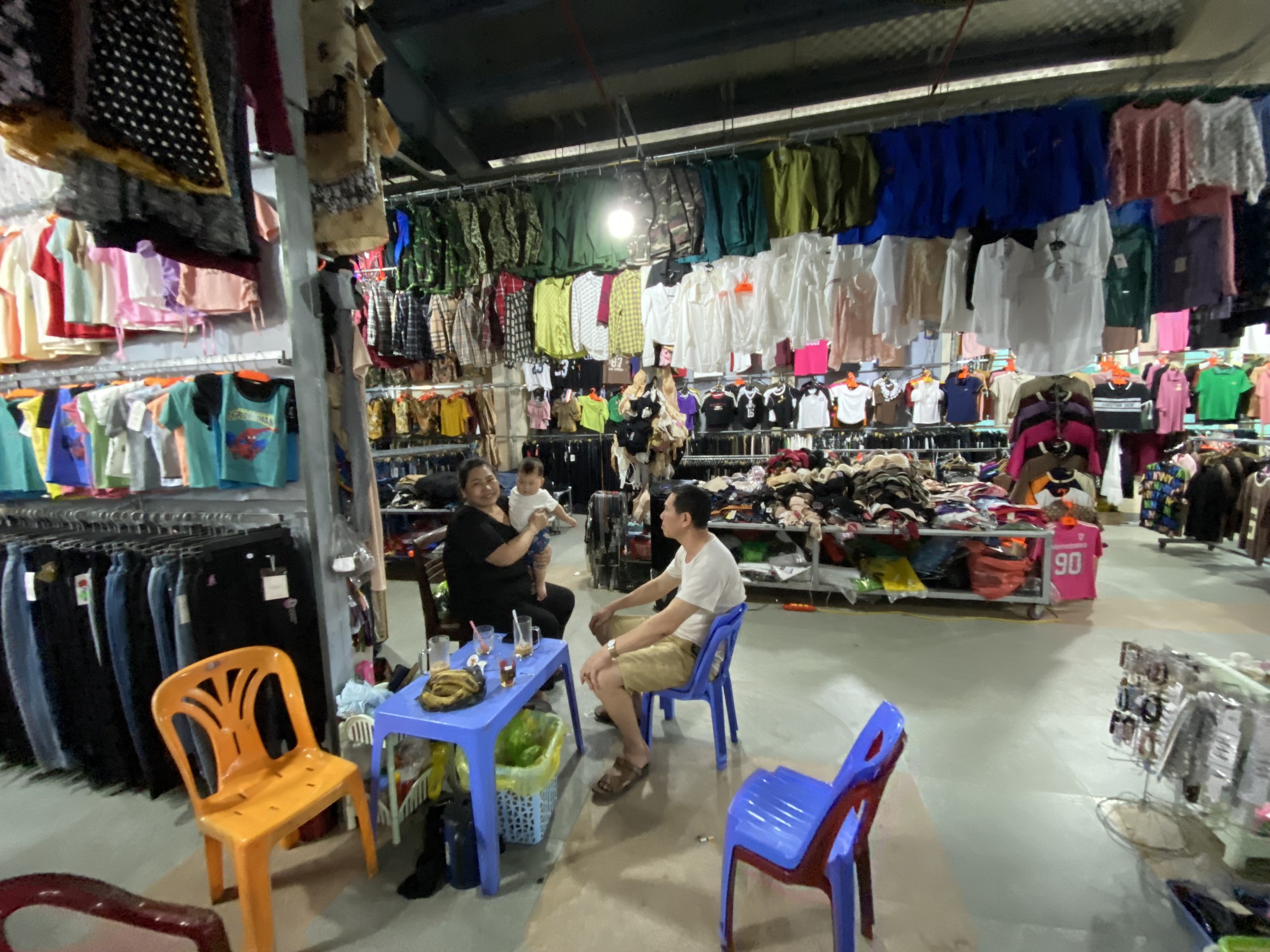 Quảng Ninh: Thiếu đường trục ch&iacute;nh, chợ triệu đ&ocirc; ế ẩm- Ảnh 3.