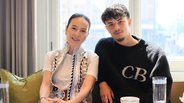 Sếp b&oacute;ng đ&aacute; Th&aacute;i Lan sang Anh săn sao khủng cho đội tuyển- Ảnh 1.