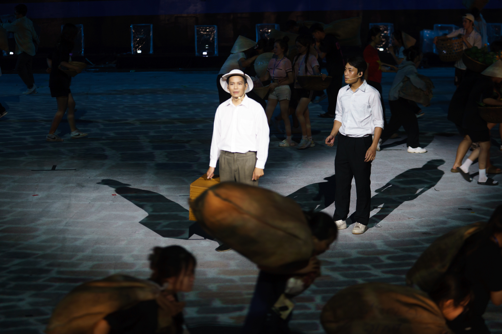 Hé lộ hình ảnh vở nhạc kịch Chuyến tàu huyền thoại trước giờ khai mạc- Ảnh 11. Hé lộ hình ảnh vở nhạc kịch Chuyến tàu huyền thoại trước giờ khai mạc- Ảnh 11.