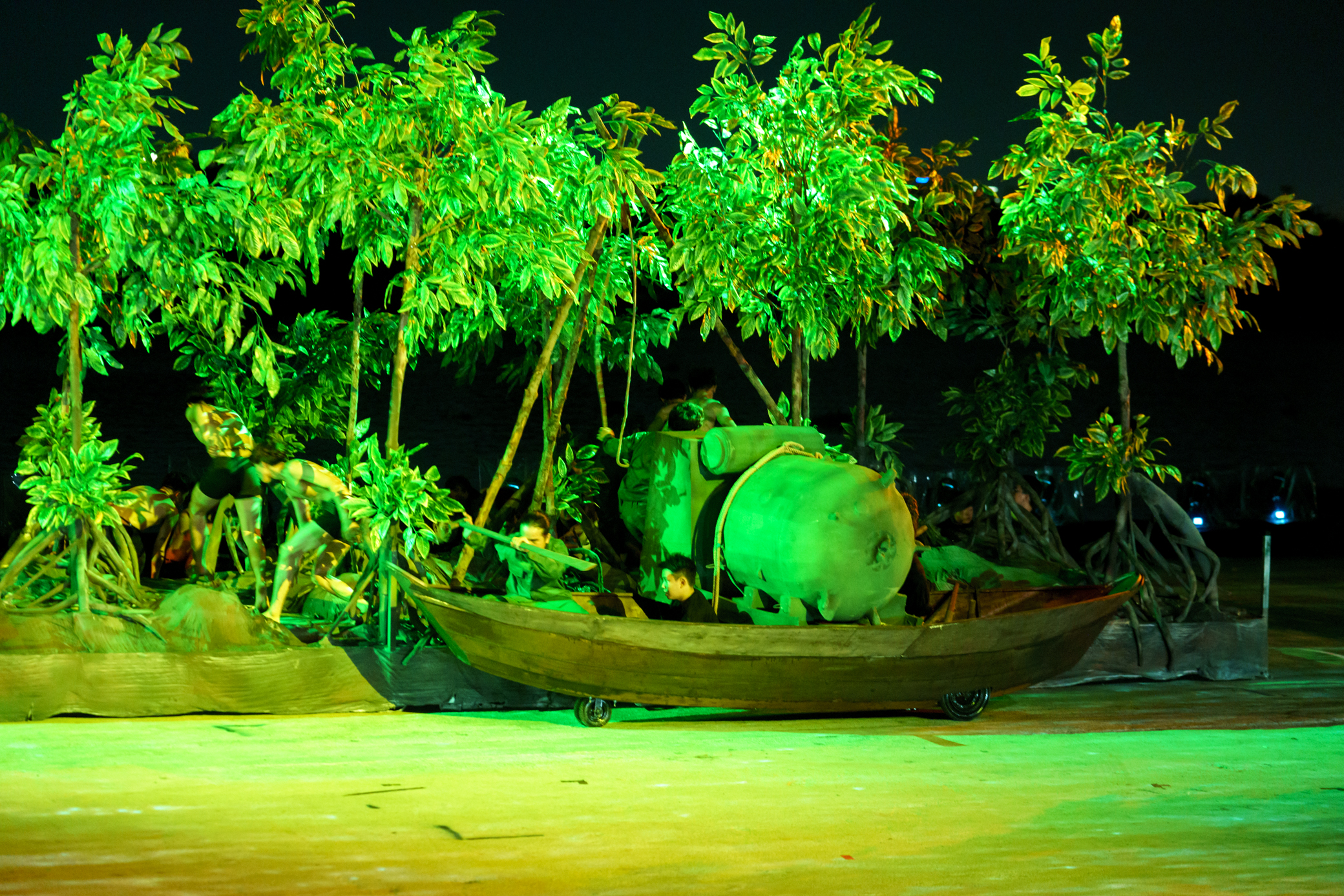 Hé lộ hình ảnh vở nhạc kịch Chuyến tàu huyền thoại trước giờ khai mạc- Ảnh 13. Hé lộ hình ảnh vở nhạc kịch Chuyến tàu huyền thoại trước giờ khai mạc- Ảnh 13.