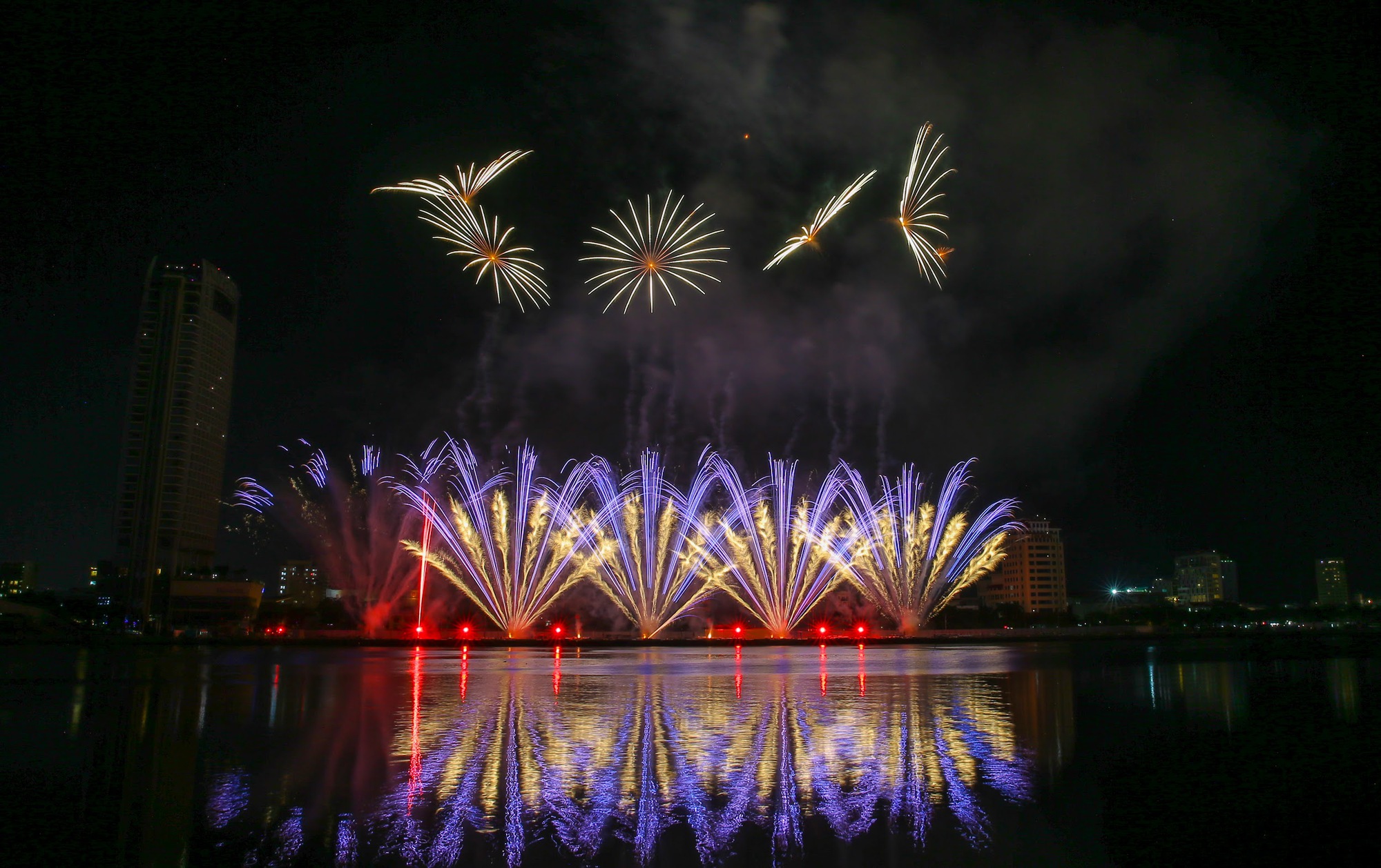 Lễ hội Ph&aacute;o hoa quốc tế Đ&agrave; Nẵng - những cảm x&uacute;c chỉ xem tại kh&aacute;n đ&agrave;i mới c&oacute;- Ảnh 3.