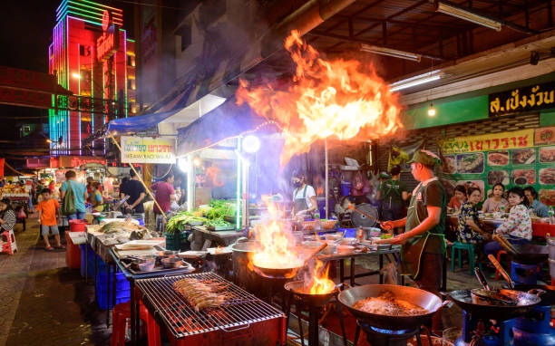 Bangkok: Người b&aacute;n h&agrave;ng rong phải đ&oacute;ng thuế, doanh số vượt 700 USD phải đổi địa điểm