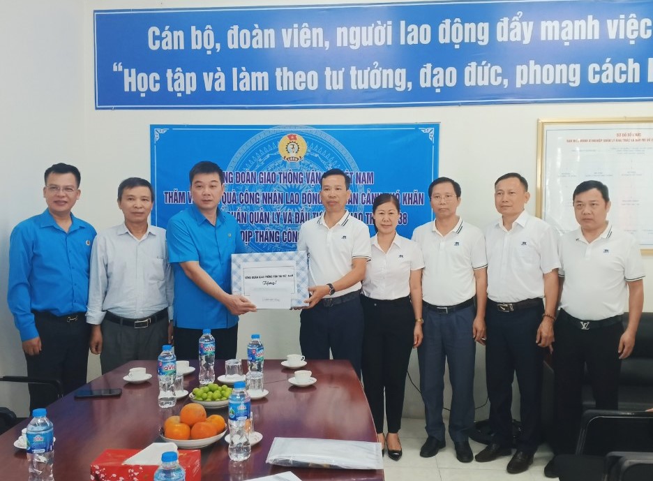 C&ocirc;ng đo&agrave;n GTVT hỗ trợ người lao động hơn một tỷ đồng- Ảnh 2.