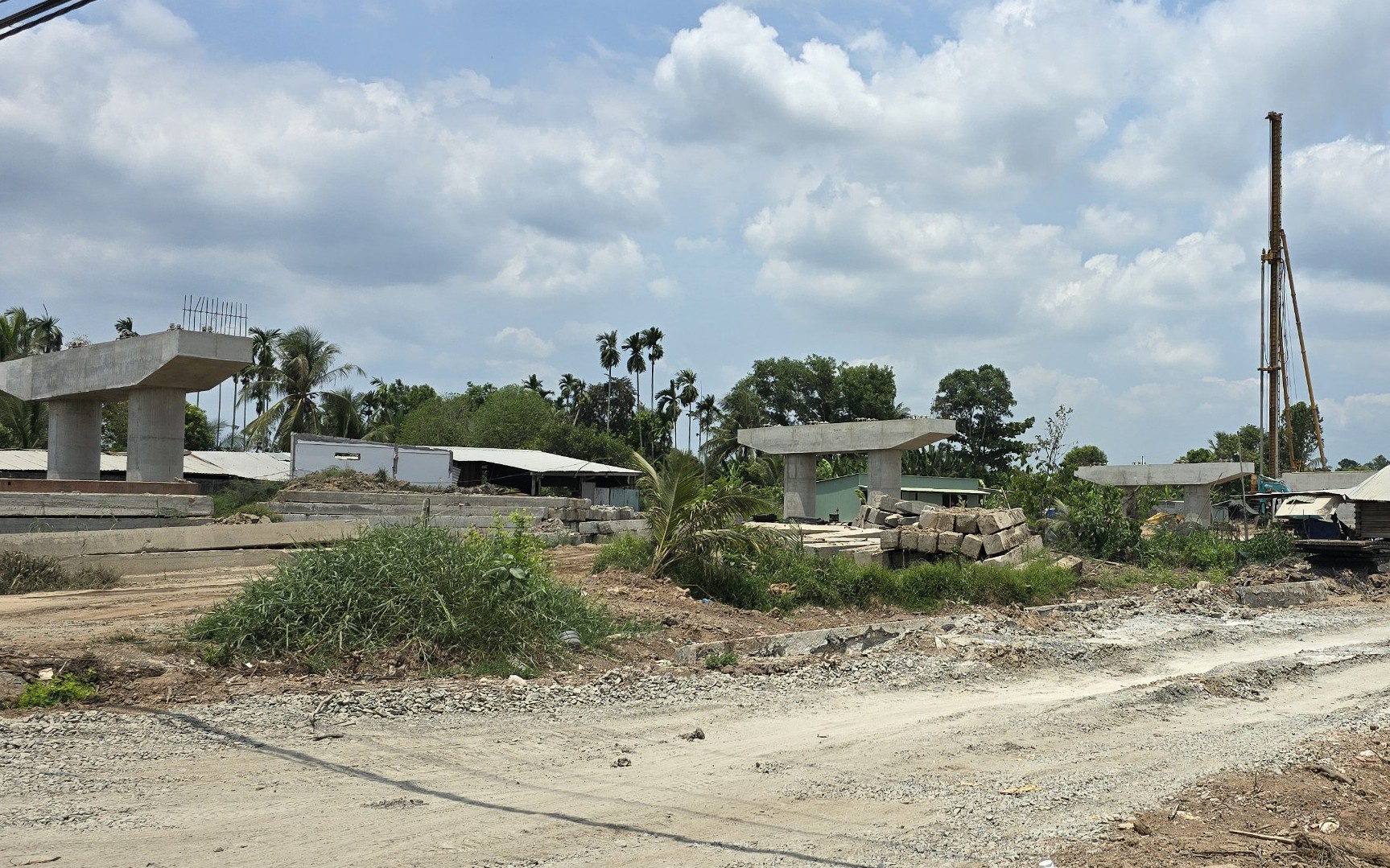 V&igrave; sao gi&aacute; bồi thường một số loại đất ở đường V&agrave;nh đai ph&iacute;a T&acirc;y Cần Thơ tăng 75 lần?