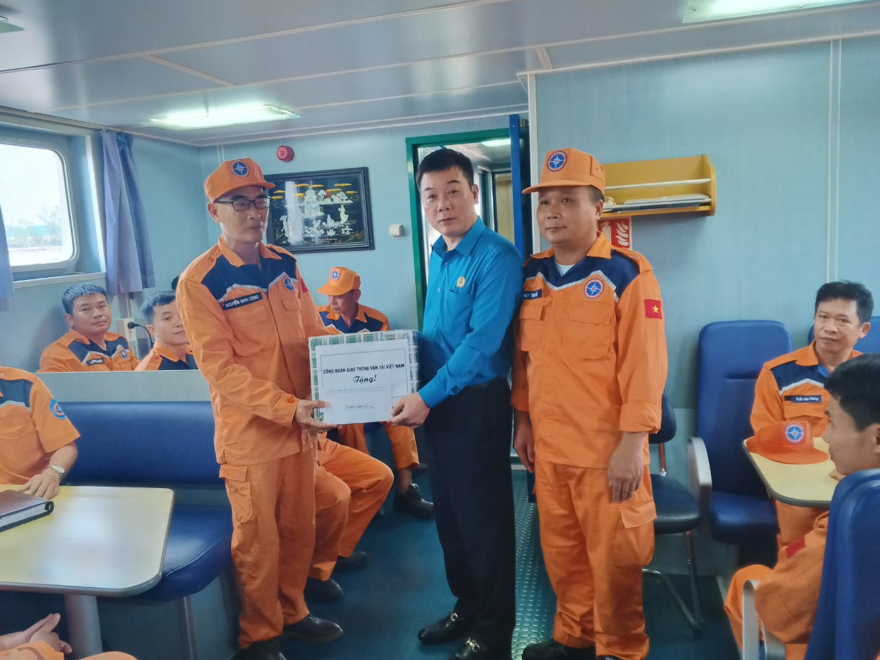 C&ocirc;ng đo&agrave;n GTVT hỗ trợ người lao động hơn một tỷ đồng- Ảnh 1.