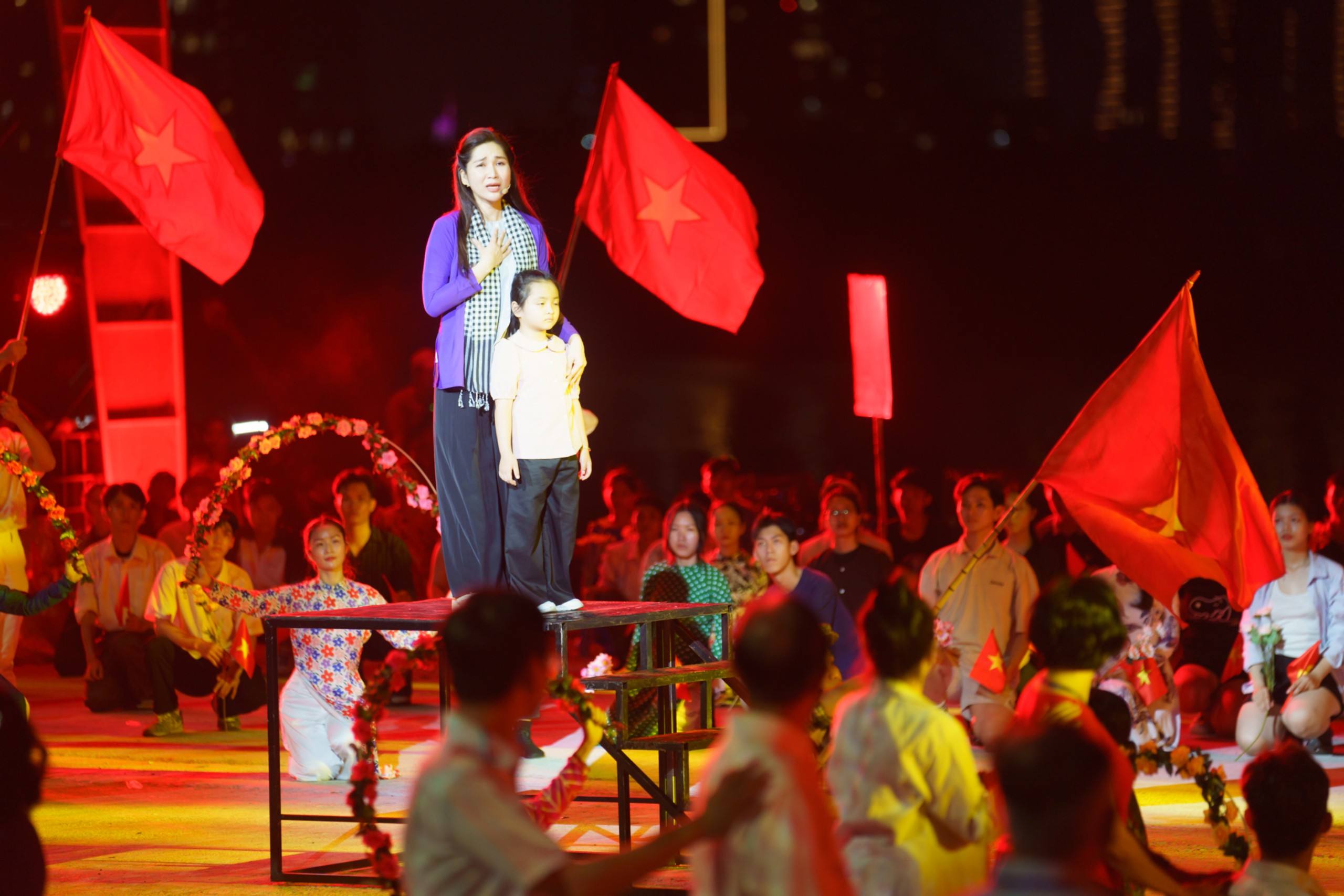 M&atilde;n nh&atilde;n chương tr&igrave;nh nghệ thuật "Chuyến t&agrave;u huyền thoại"- Ảnh 21.