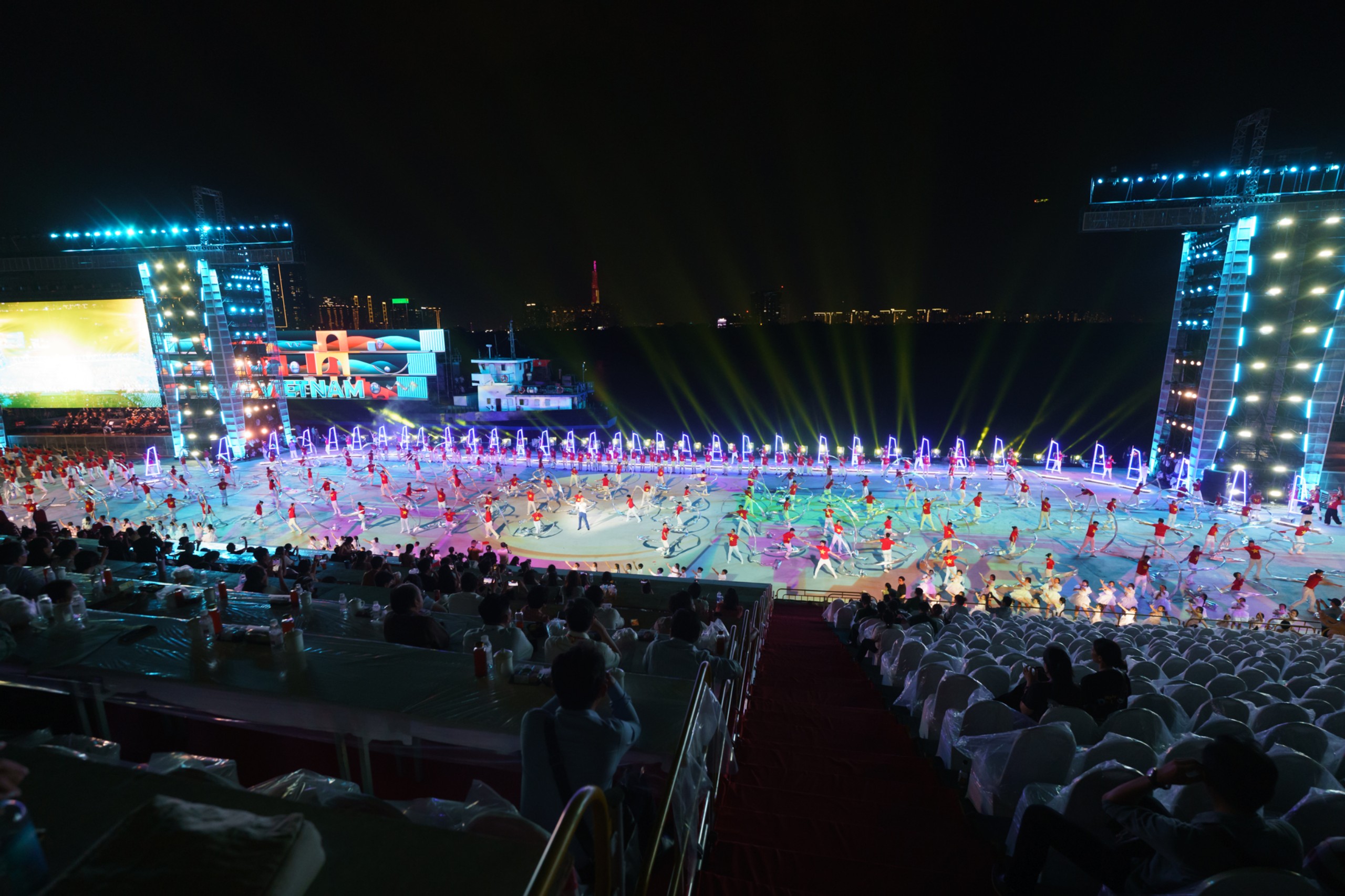 M&atilde;n nh&atilde;n chương tr&igrave;nh nghệ thuật "Chuyến t&agrave;u huyền thoại"- Ảnh 5.