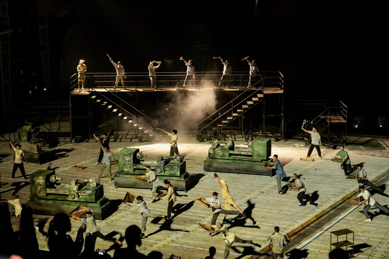 M&atilde;n nh&atilde;n chương tr&igrave;nh nghệ thuật "Chuyến t&agrave;u huyền thoại"- Ảnh 24.