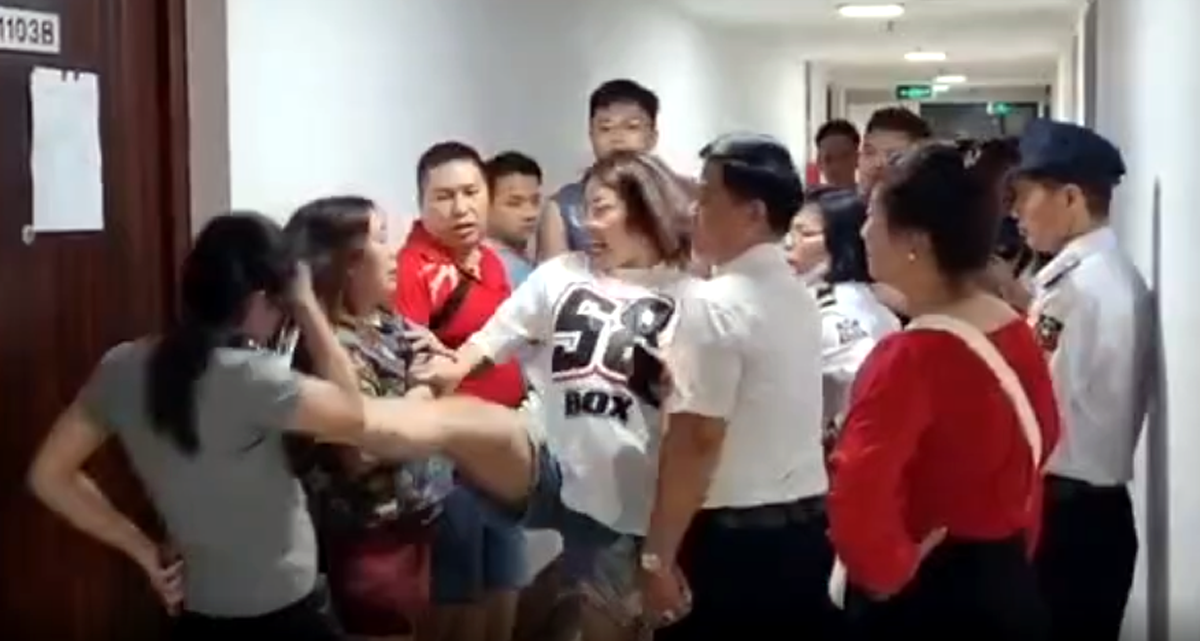 C&ocirc;ng an H&agrave; Nội v&agrave;o cuộc vụ người phụ nữ đạp cư d&acirc;n tại chung cư Đồng Ph&aacute;t- Ảnh 1.