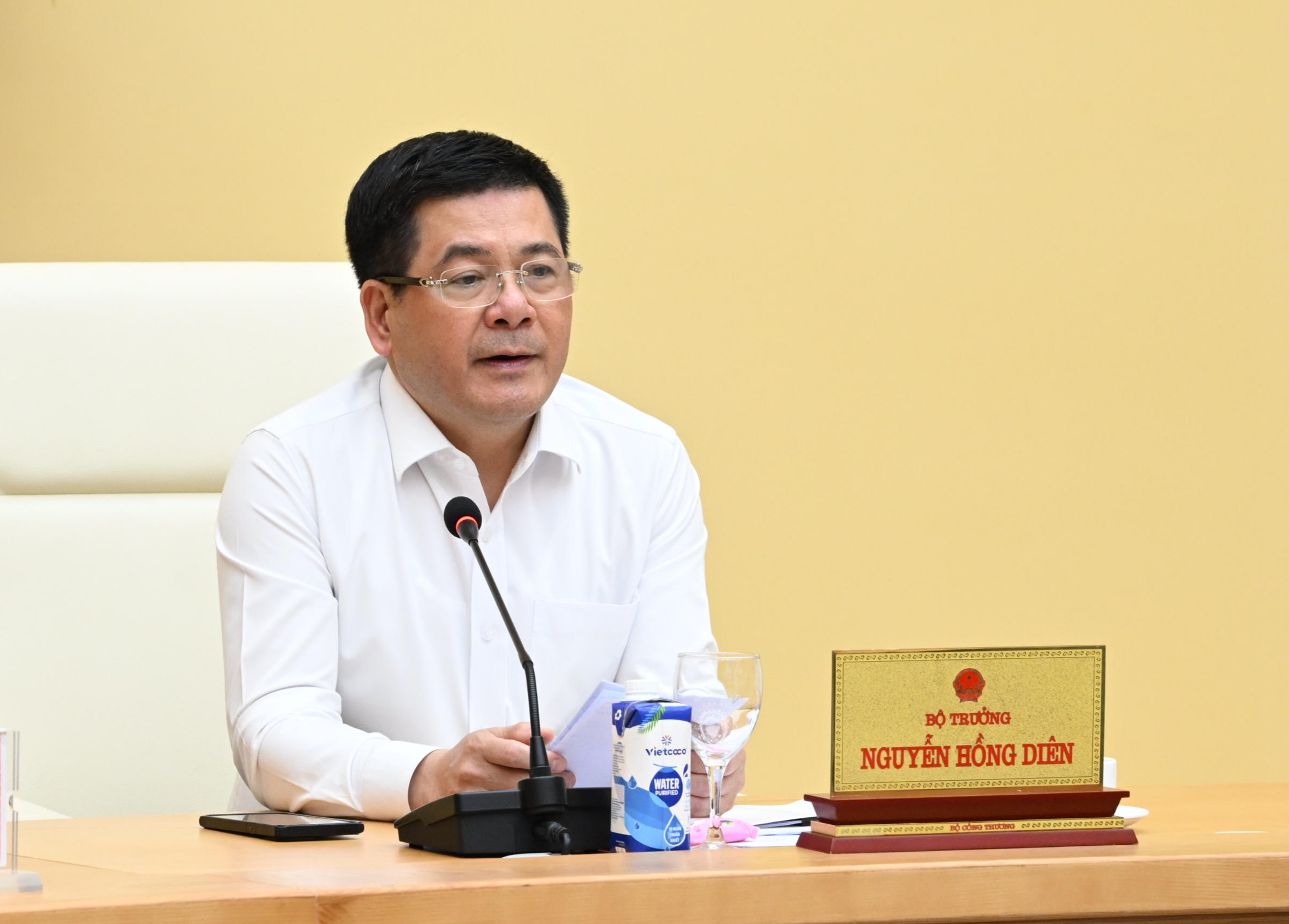 Bộ trưởng C&ocirc;ng thương n&oacute;i r&otilde; l&yacute; do gi&aacute; điện mặt trời m&aacute;i nh&agrave; chỉ 0 đồng- Ảnh 1.