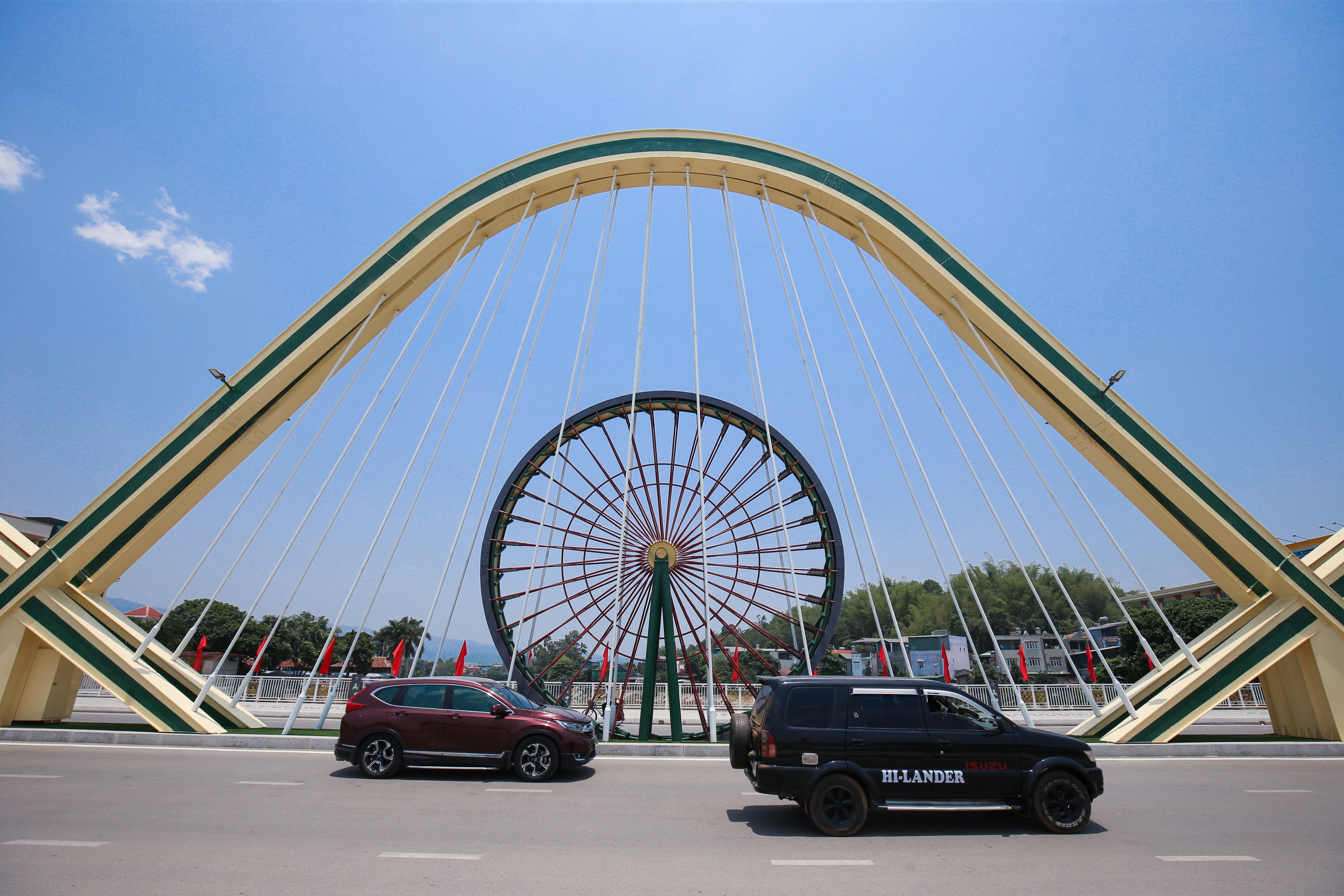 Đường phố Điện Bi&ecirc;n Phủ rợp cờ, hoa trước ng&agrave;y đại lễ- Ảnh 4.