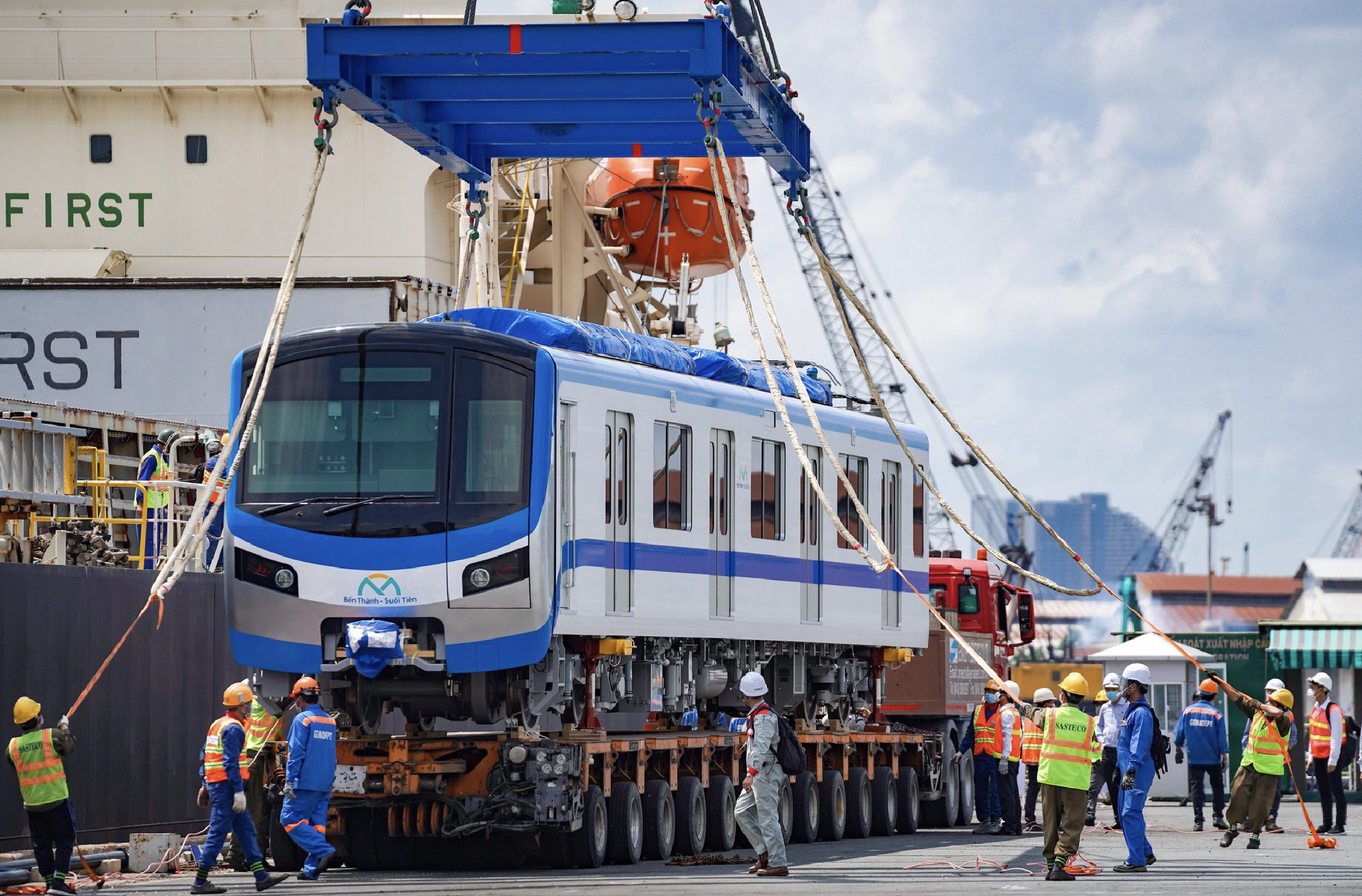 Thủ tướng lập tổ c&ocirc;ng t&aacute;c đ&ocirc;n đốc tiến độ triển khai đường sắt đ&ocirc; thị H&agrave; Nội v&agrave; TP.HCM- Ảnh 1.
