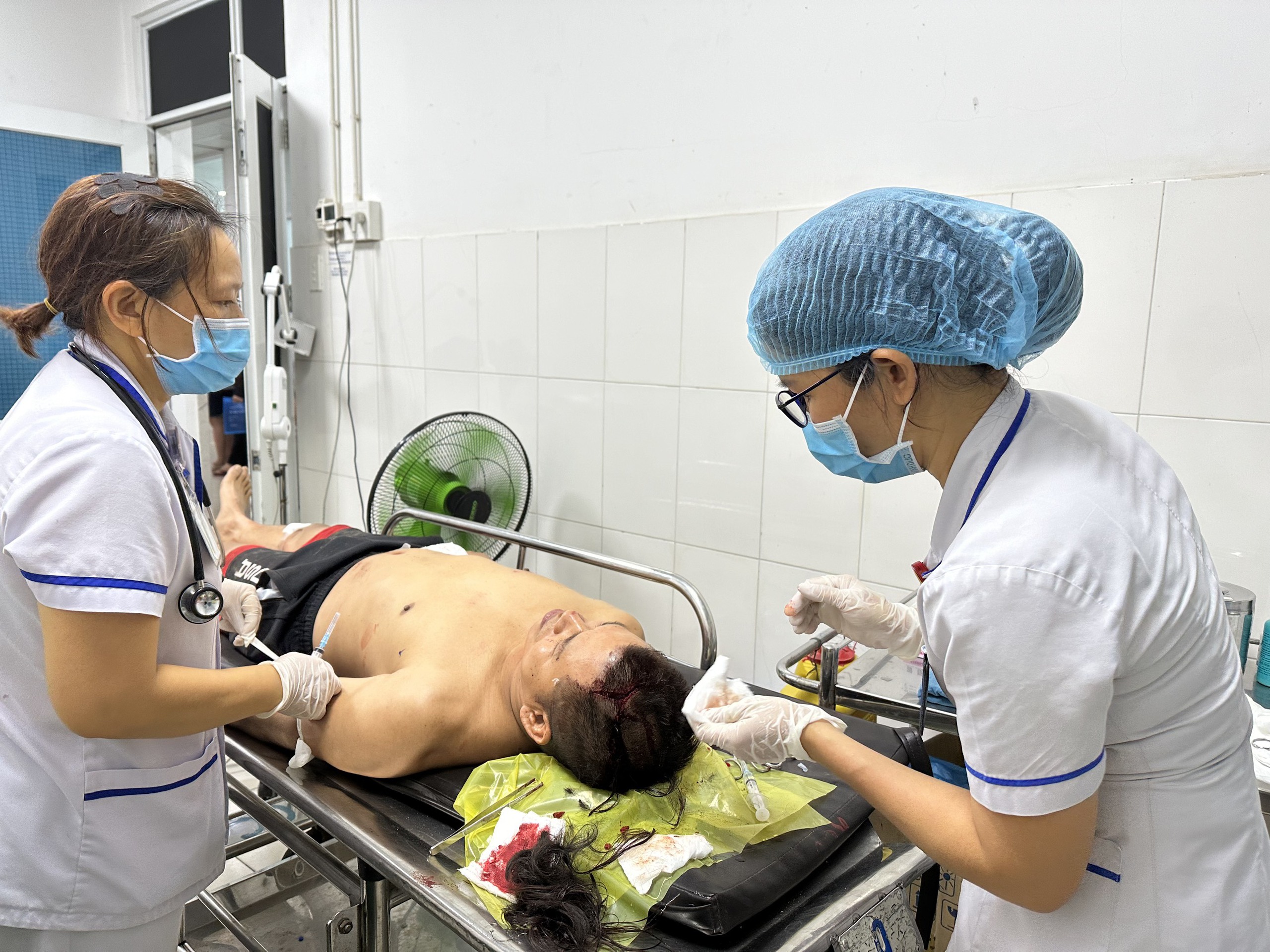 Nổ l&ograve; hơi ở Đồng Nai: 5 nạn nh&acirc;n tỉnh t&aacute;o, vết mổ kh&ocirc;- Ảnh 1.