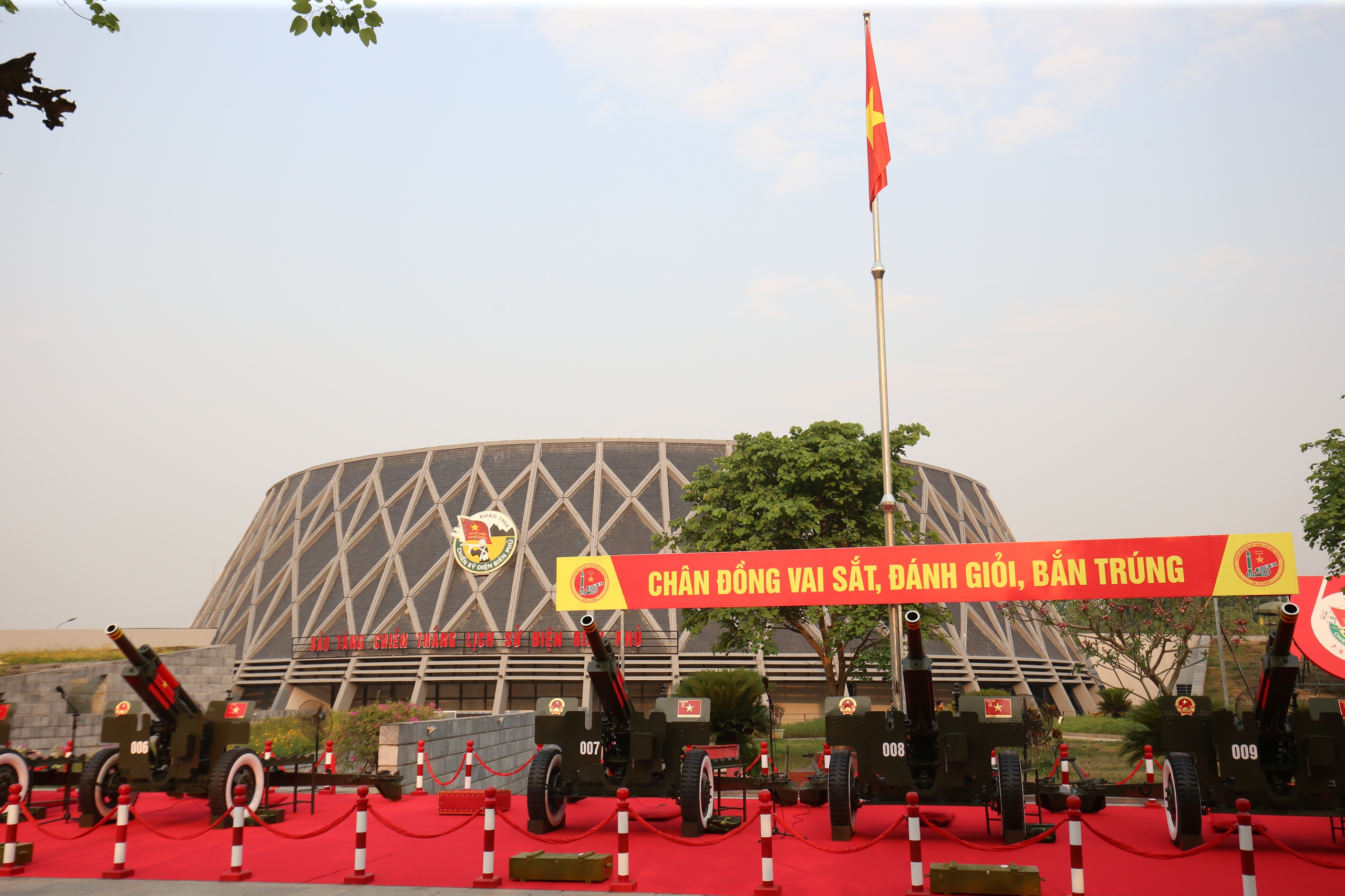 12 nghìn người tham gia, lễ diễu binh, diễu hành tại Điện Biên Phủ có gì đặc biệt?- Ảnh 8. 12 nghìn người tham gia, lễ diễu binh, diễu hành tại Điện Biên Phủ có gì đặc biệt?- Ảnh 8.