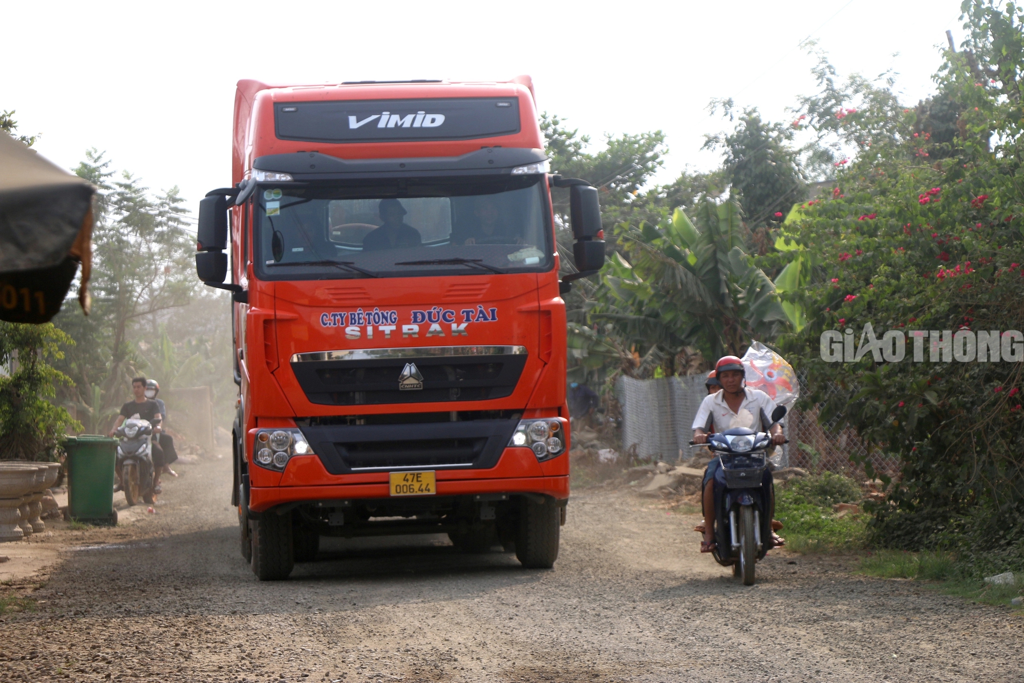 Kr&ocirc;ng Pắk (Đắk Lắk): D&acirc;n khốn khổ v&igrave; bụi, n&iacute;n thở mỗi khi đi đường- Ảnh 10.