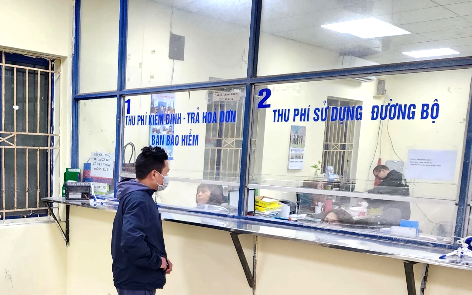 Chủ phương tiện được miễn đăng kiểm lần đầu cần trả những khoản ph&iacute; n&agrave;o?