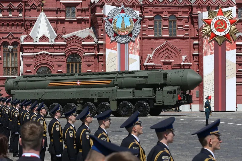 Ng&agrave;y 6/5, Tổng thống Nga Vladimir Putin đ&atilde; ra lệnh cho qu&acirc;n đội tiến h&agrave;nh tập trận qu&acirc;n sự nhằm đ&aacute;p trả c&aacute;c động th&aacute;i gần đ&acirc;y của phương T&acirc;y. (Ảnh: Getty)
