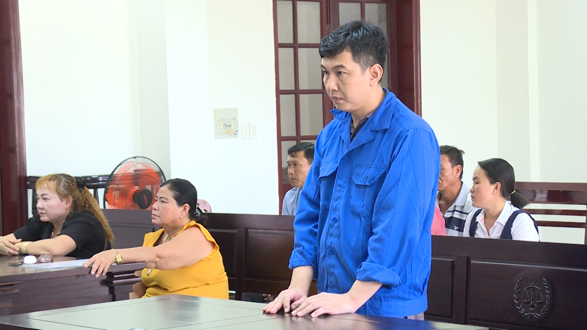 Cựu gi&aacute;m đốc ph&ograve;ng giao dịch ng&acirc;n h&agrave;ng ở Vĩnh Long lừa đảo hơn 3,5 tỷ đồng- Ảnh 1.