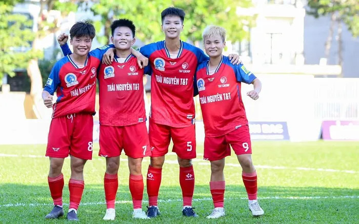 Giải b&oacute;ng đ&aacute; nữ quốc gia: Sao tuyển nữ Việt Nam lập hat-trick, Th&aacute;i Nguy&ecirc;n hủy diệt Sơn La- Ảnh 1.