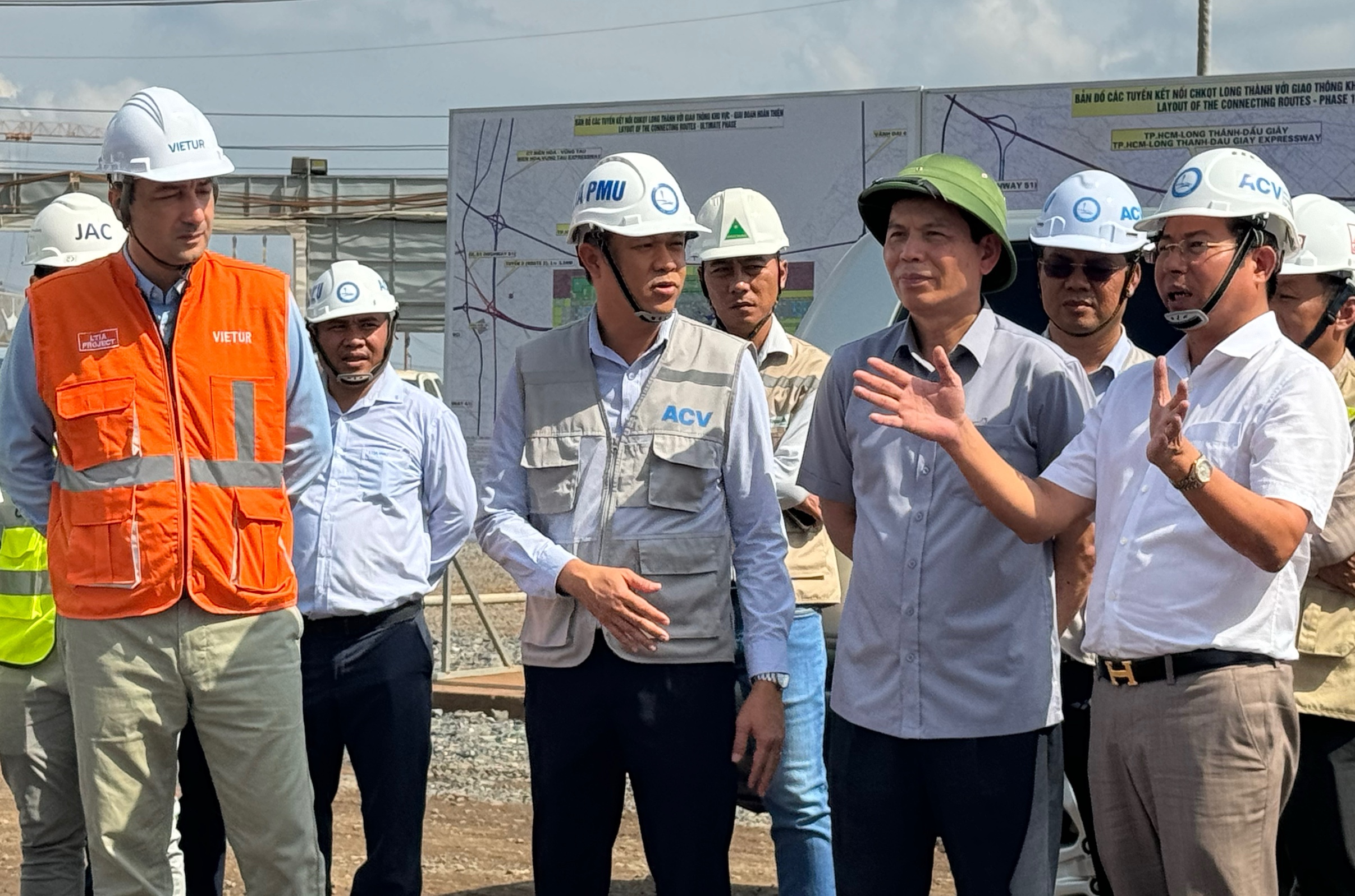 Chủ động nh&acirc;n sự, m&aacute;y m&oacute;c để tăng tốc dự &aacute;n s&acirc;n bay Long Th&agrave;nh- Ảnh 1.