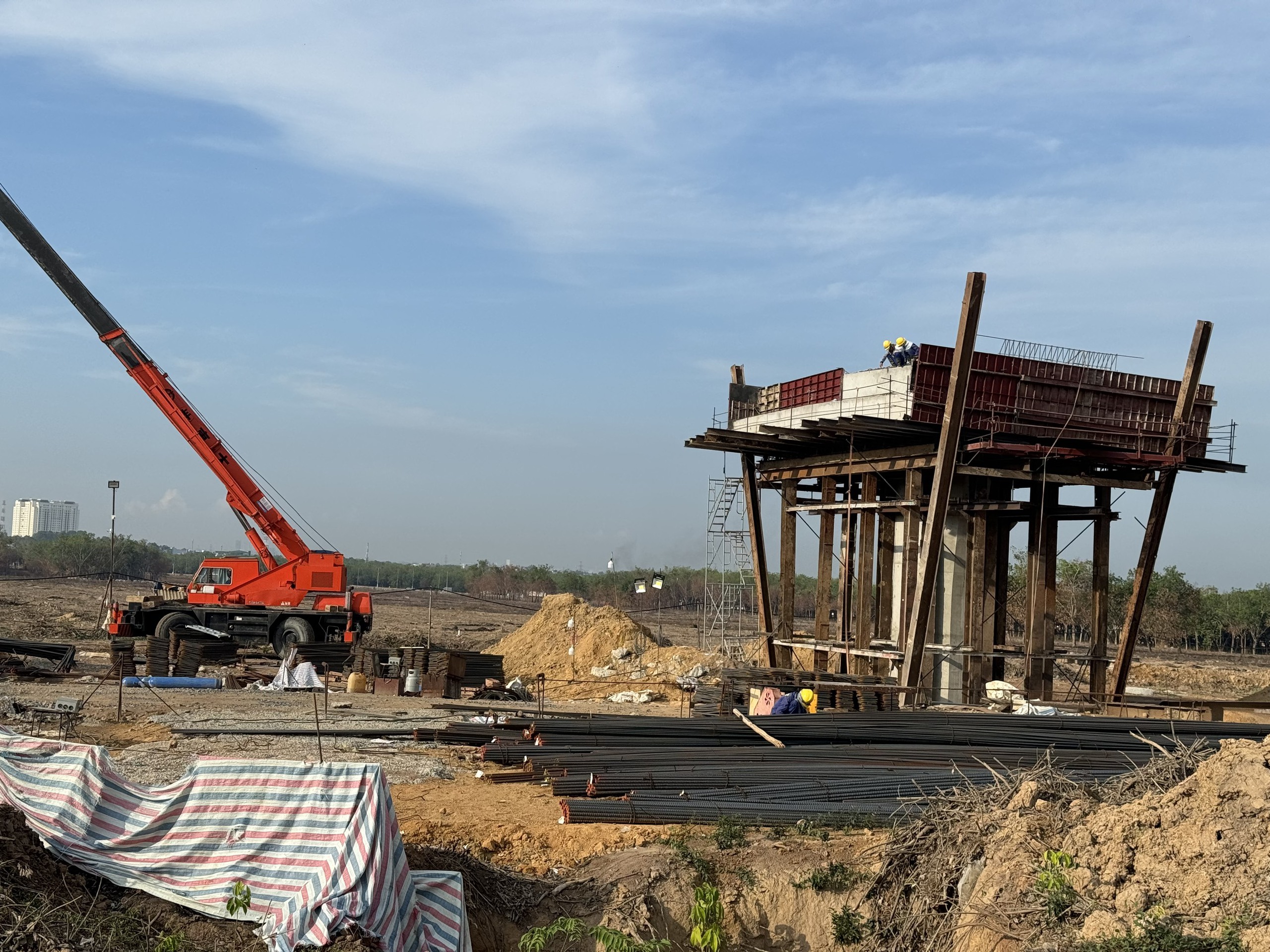 Thứ trưởng Lê Anh Tuấn: Cần đẩy tiến độ cao tốc Biên Hòa - Vũng Tàu trước mùa mưa- Ảnh 5. Thứ trưởng Lê Anh Tuấn: Cần đẩy tiến độ cao tốc Biên Hòa - Vũng Tàu trước mùa mưa- Ảnh 5.