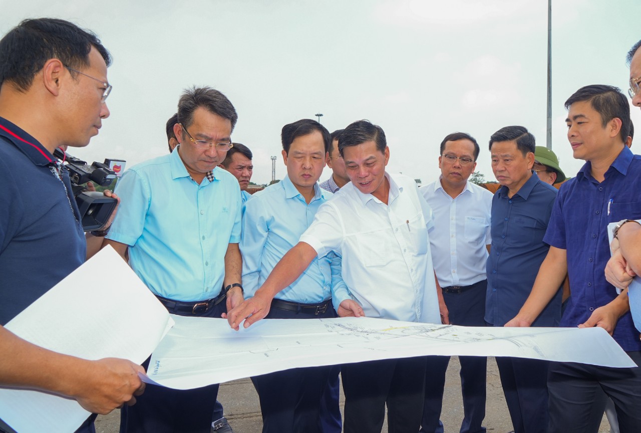 Hải Ph&ograve;ng xem x&eacute;t, hỗ trợ người lao động khi di dời cảng Ho&agrave;ng Diệu- Ảnh 1.