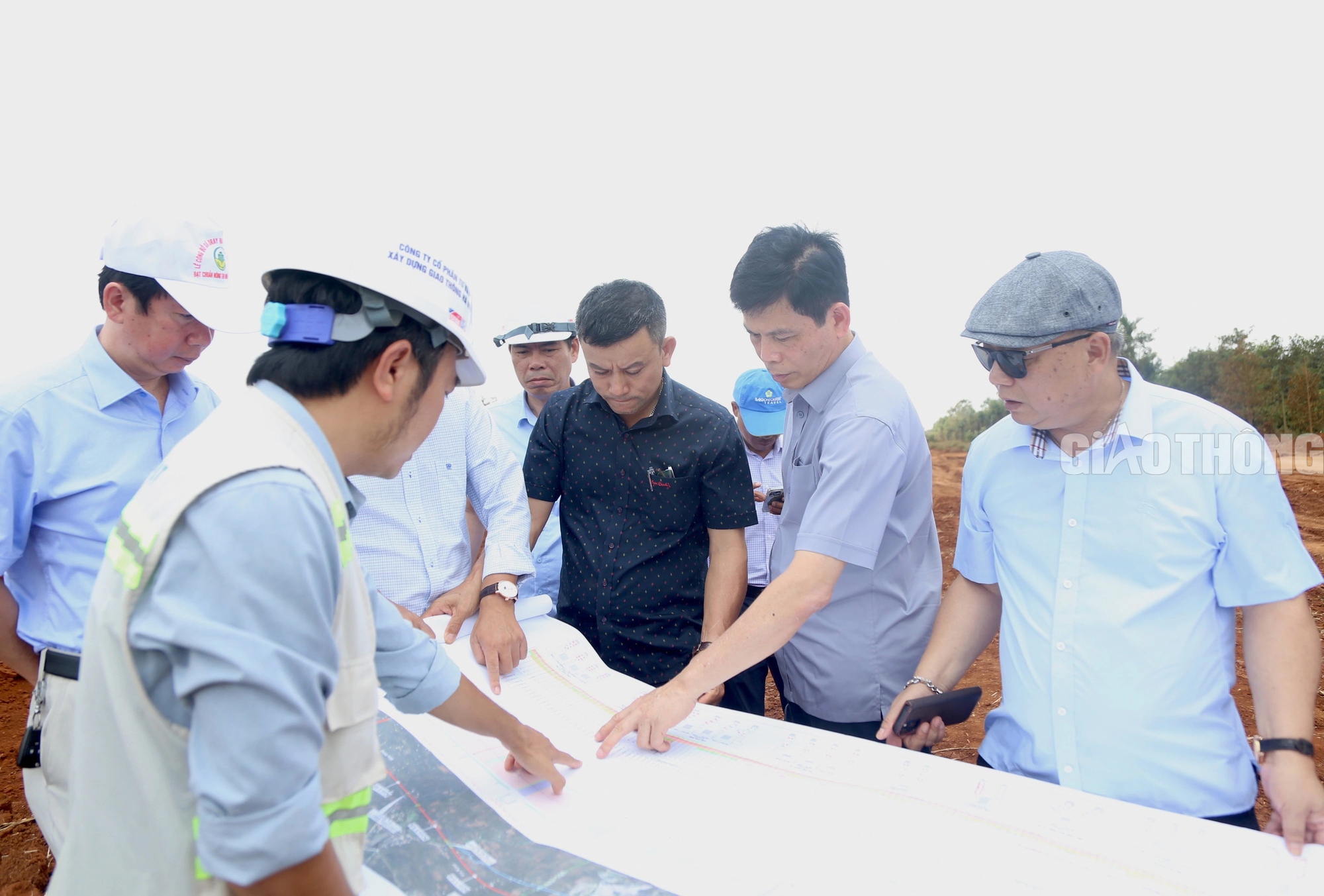 Chủ tịch Đắk Lắk sốt ruột việc cấp ph&eacute;p b&atilde;i đổ thải cao tốc Kh&aacute;nh H&ograve;a - Bu&ocirc;n Ma Thuột - Ảnh 1.