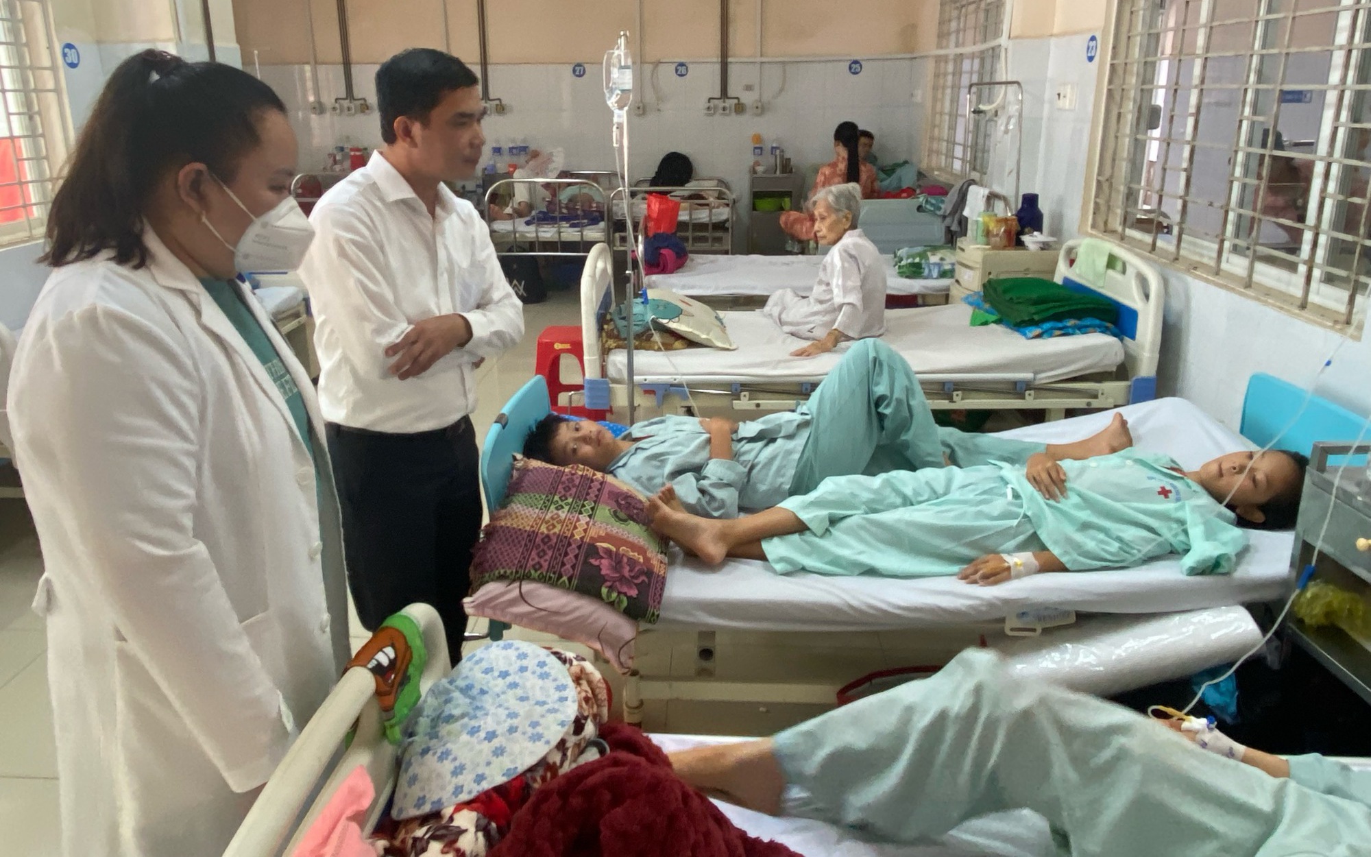 Chuyển cơ quan cảnh s&aacute;t điều tra vụ n&ocirc;n &oacute;i sau ăn b&aacute;nh m&igrave; ở Đồng Nai