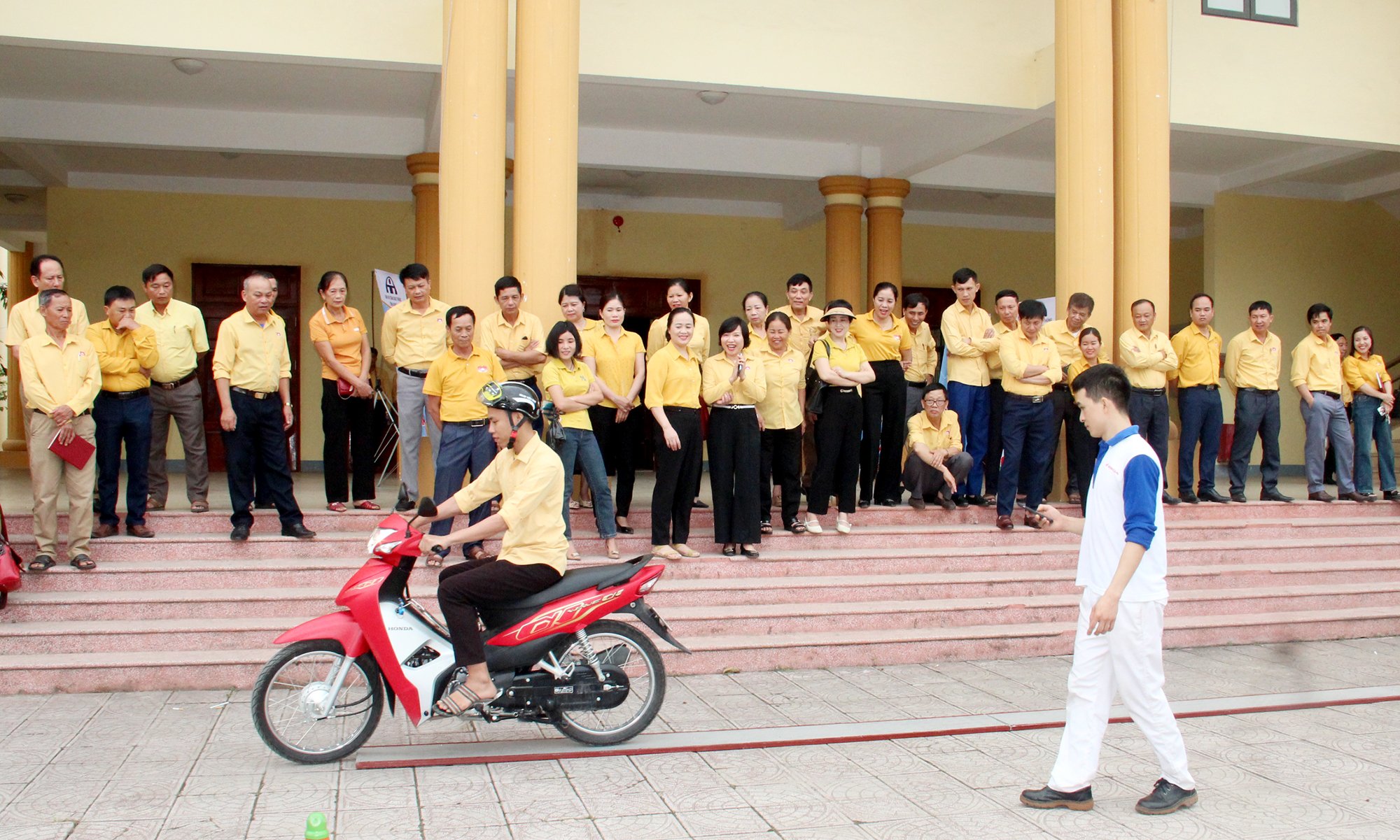 Nghệ An: Phát động toàn dân xây dựng văn hóa giao thông an toàn- Ảnh 2. Nghệ An: Phát động toàn dân xây dựng văn hóa giao thông an toàn- Ảnh 2.