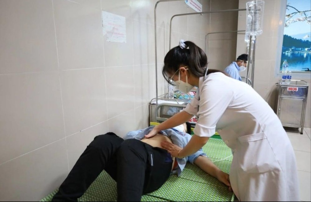 Th&ocirc;ng tin ch&iacute;nh x&aacute;c vụ 1 người chết, h&agrave;ng chục người nhập viện sau khi ăn tiết canh d&ecirc;- Ảnh 1.