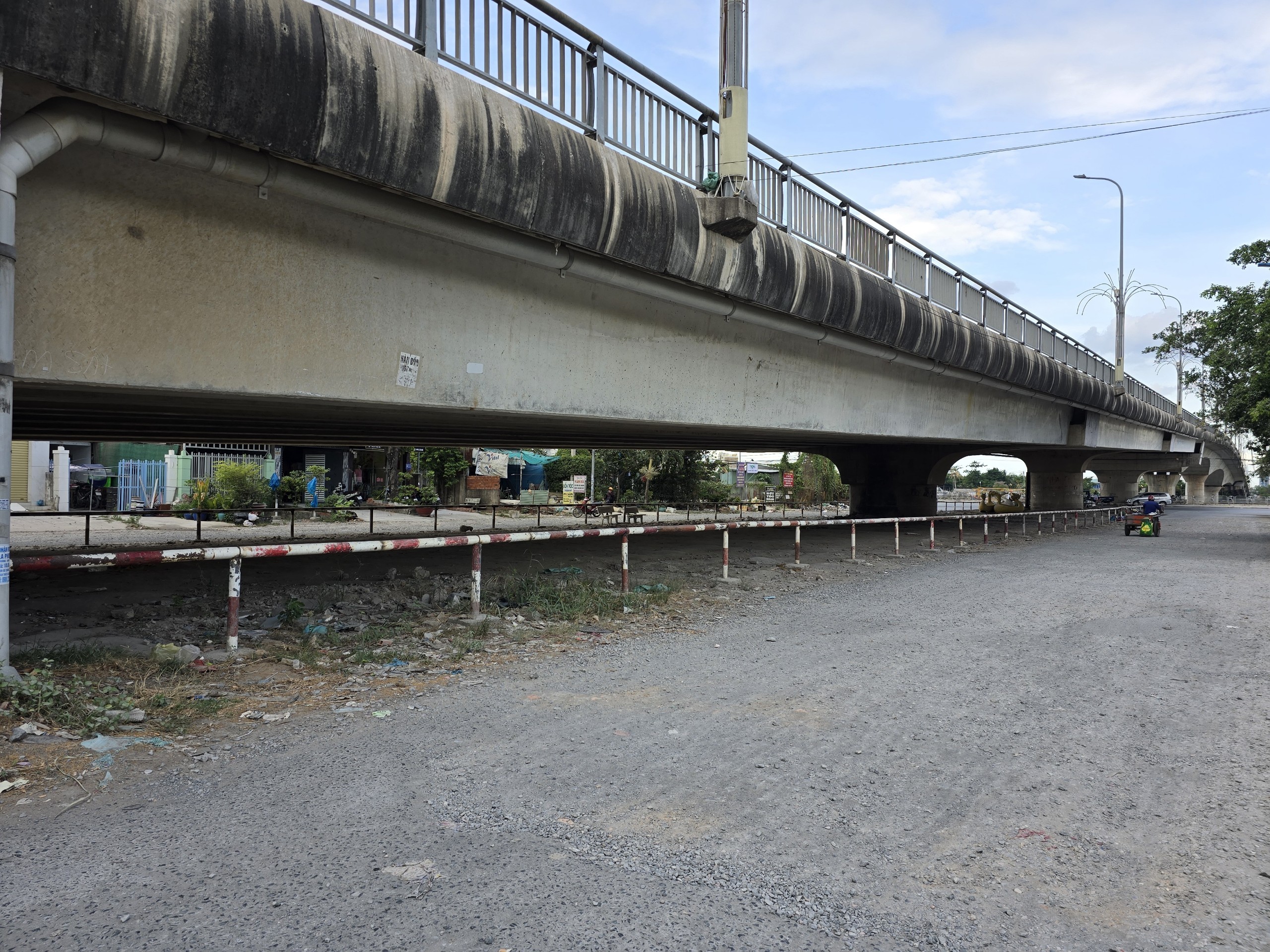 Cần Thơ c&oacute; cho ph&eacute;p mở b&atilde;i xe, x&oacute;a t&igrave;nh trạng nhếch nh&aacute;c dưới gầm cầu?- Ảnh 7.