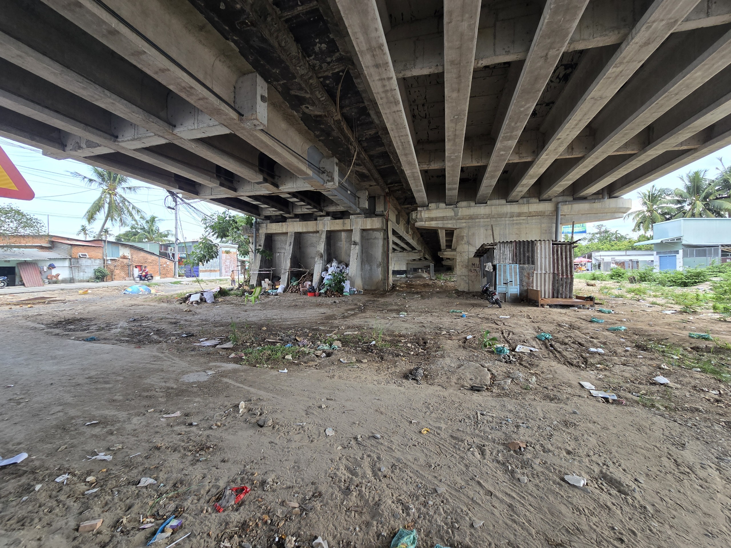 Cần Thơ c&oacute; cho ph&eacute;p mở b&atilde;i xe, x&oacute;a t&igrave;nh trạng nhếch nh&aacute;c dưới gầm cầu?- Ảnh 13.