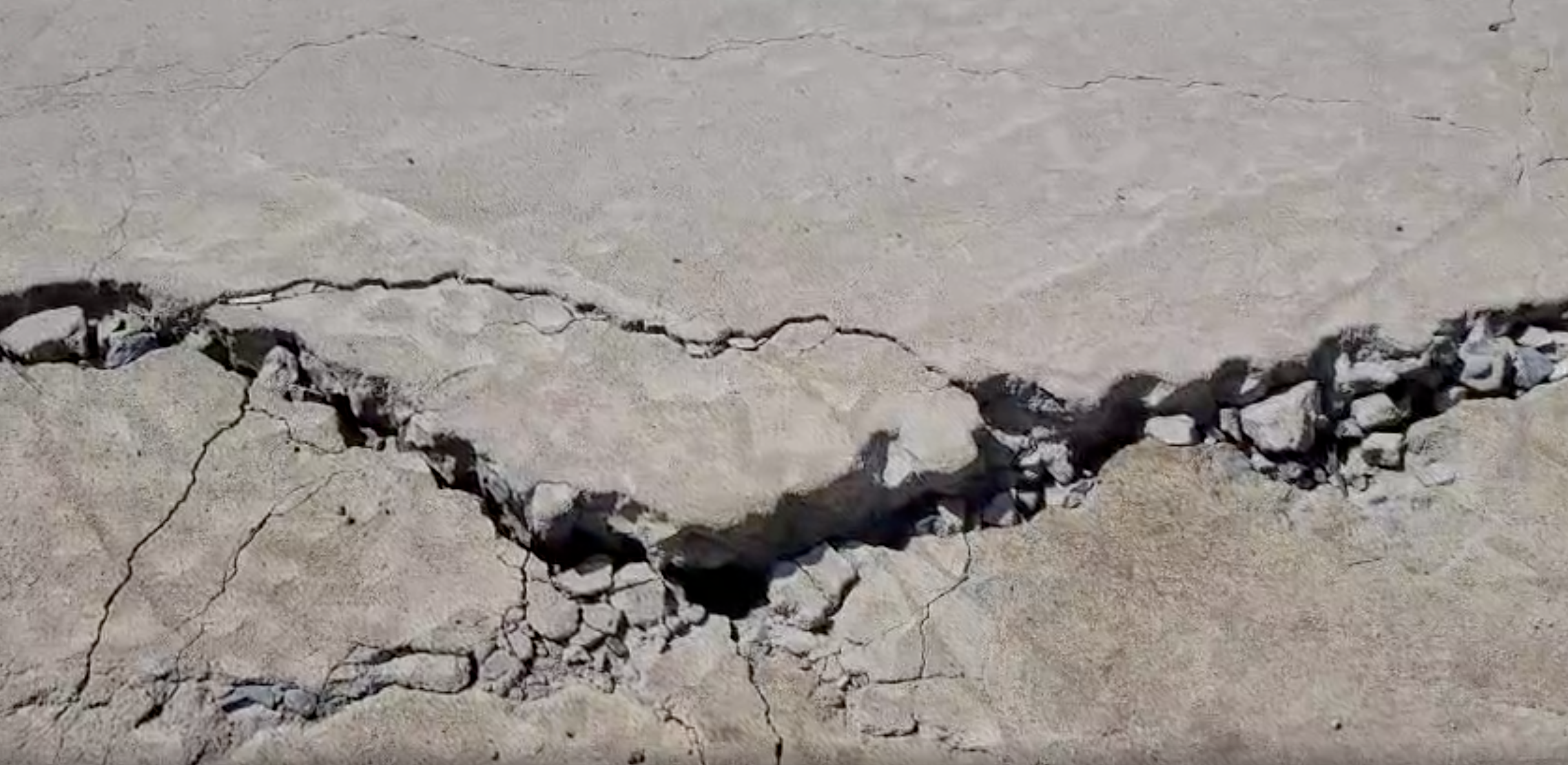 Chủ đầu tư l&yacute; giải việc k&egrave; s&ocirc;ng Cần Thơ bị nứt, l&uacute;n nhẹ khi sắp ho&agrave;n th&agrave;nh- Ảnh 2.