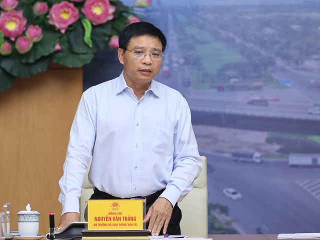 Thủ tướng: Phấn đấu vượt tiến độ 3-6 th&aacute;ng c&aacute;c c&ocirc;ng tr&igrave;nh giao th&ocirc;ng trọng điểm- Ảnh 1.
