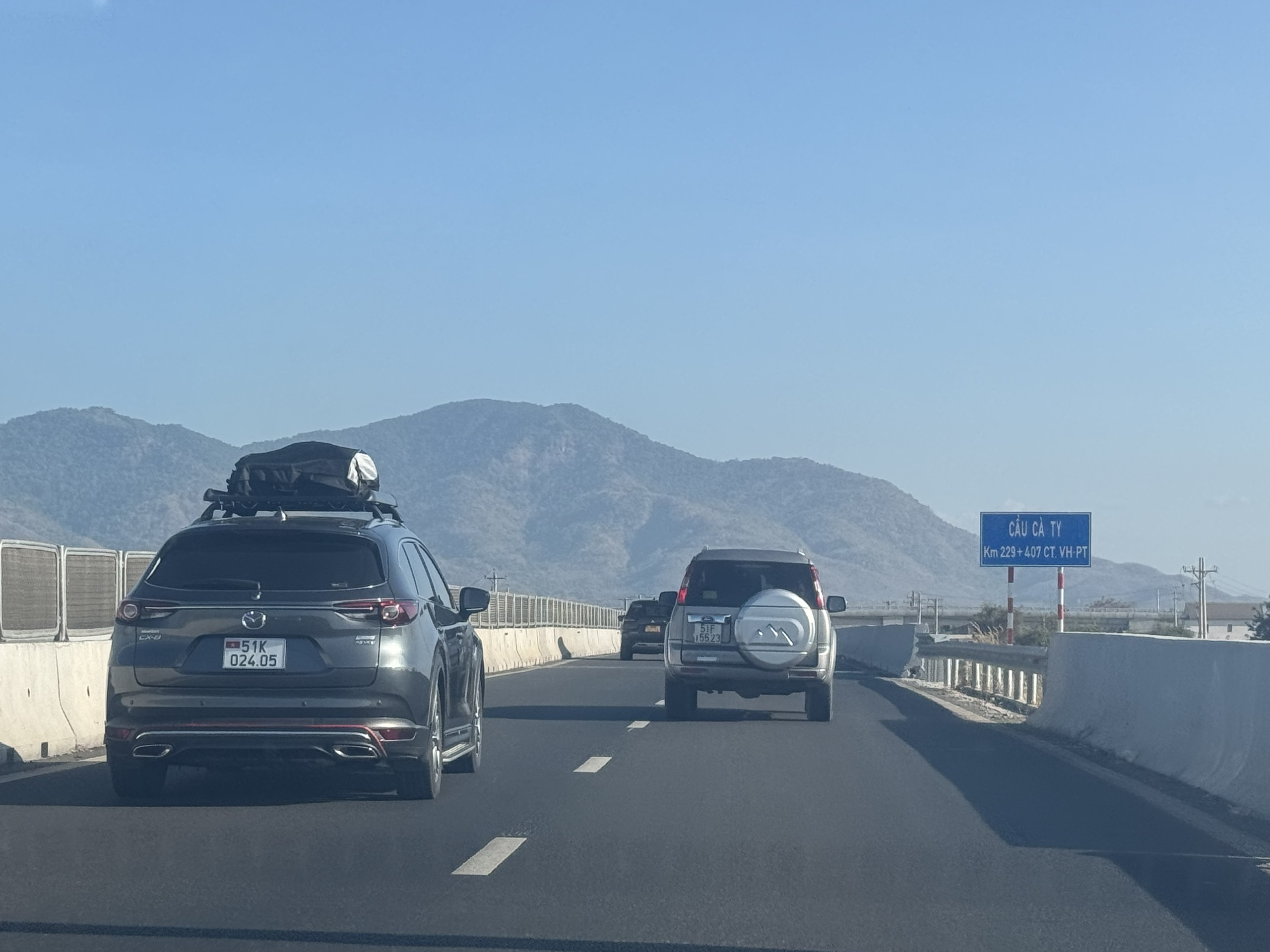 T&agrave;i xế chia sẻ kinh nghiệm đi 370km cao tốc TP.HCM - Nha Trang- Ảnh 1.