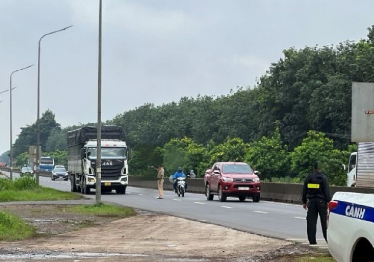 Vụ bảo k&ecirc; xe qu&aacute; tải qua Trạm CSGT Suối Tre: Trả hồ sơ điều tra bổ sung- Ảnh 1.