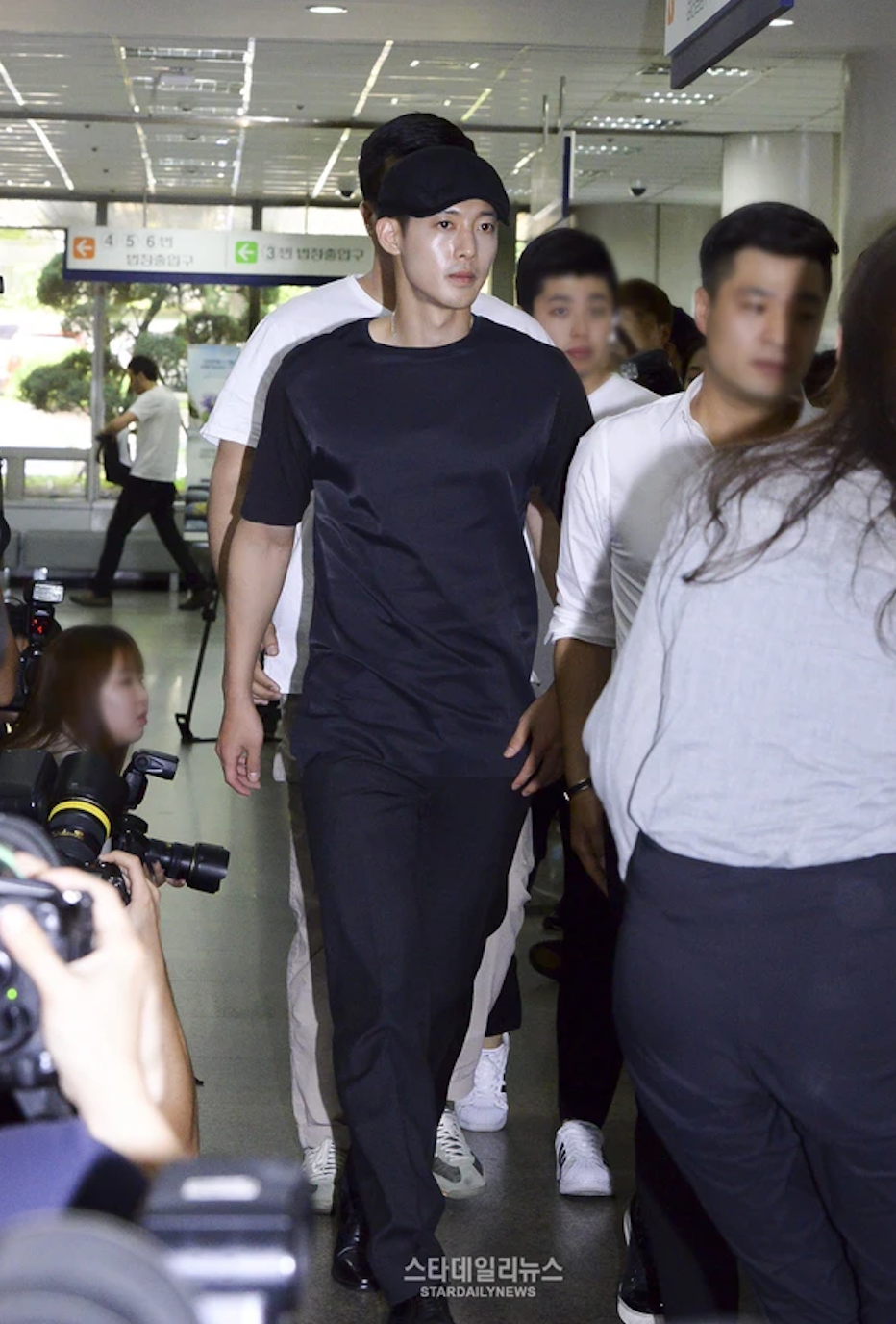 T&agrave;i tử "Vườn sao băng" sau scandal lụi bại sự nghiệp, về n&ocirc;ng th&ocirc;n l&agrave;m vườn trồng ng&ocirc;- Ảnh 8.