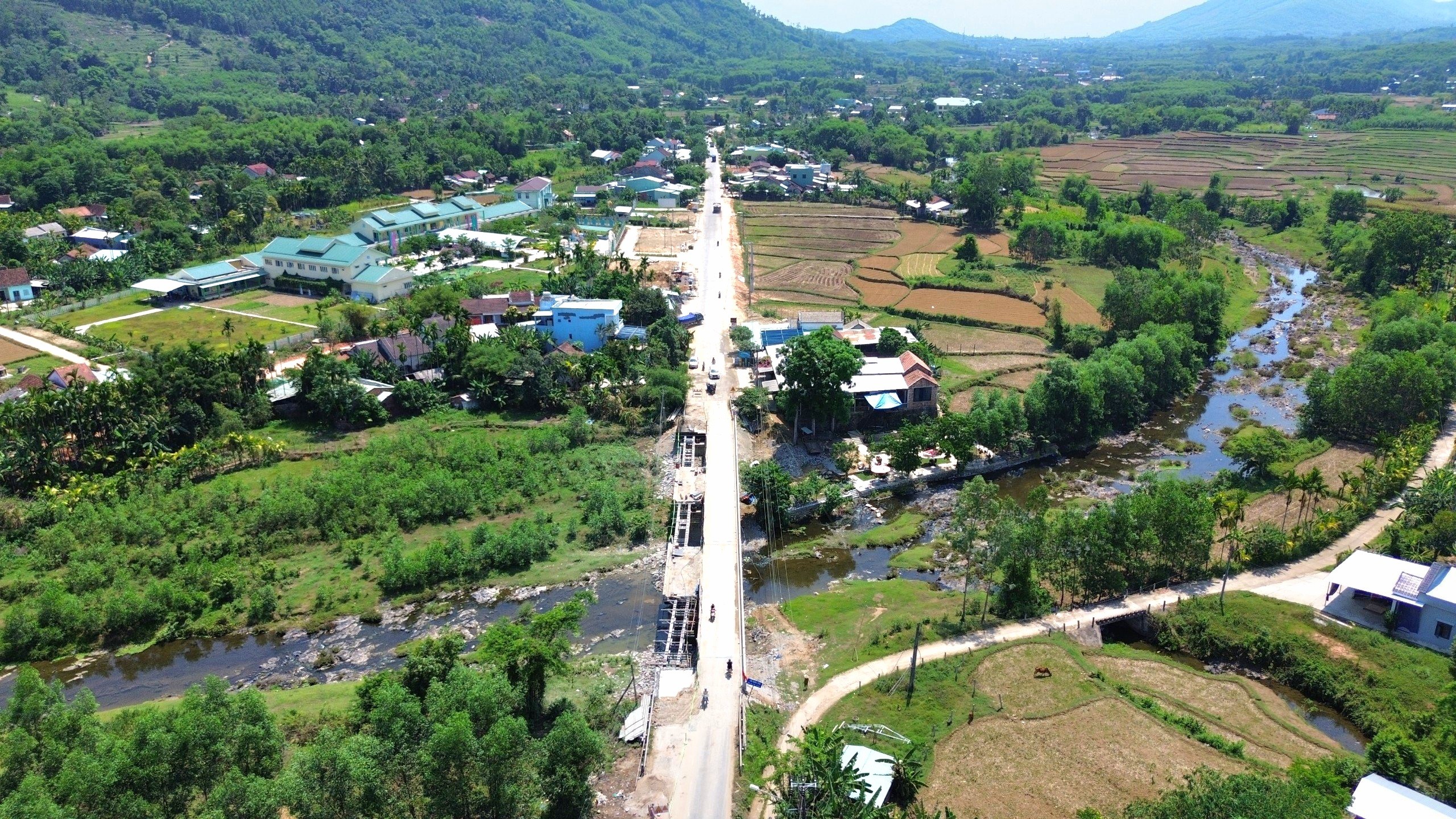 Dự &aacute;n cải tạo, n&acirc;ng cấp QL14E Quảng Nam vẫn vướng mặt bằng- Ảnh 9.